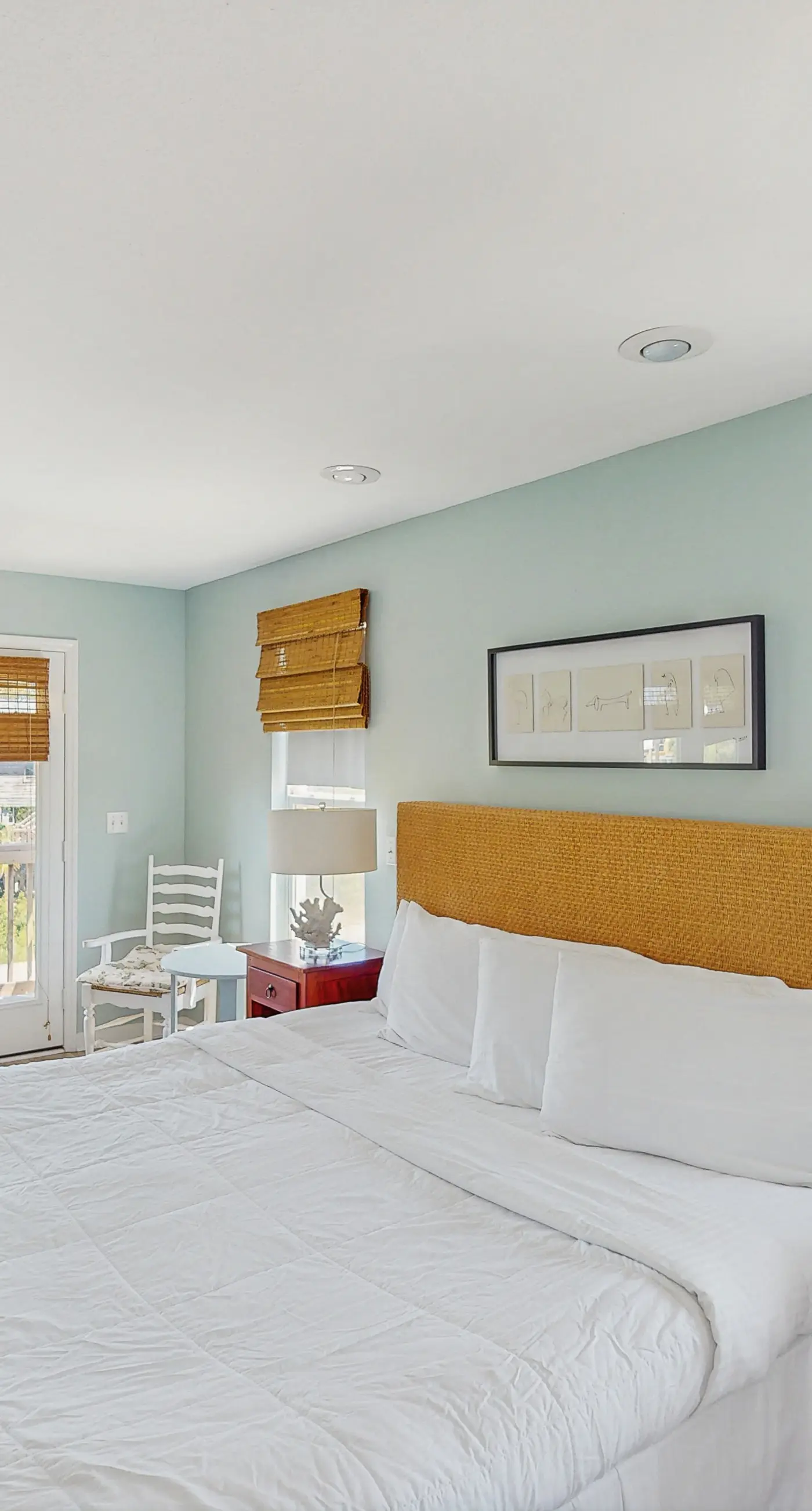 Charming dog-friendly home near the Bay with a pool, washer/dryer & central AC