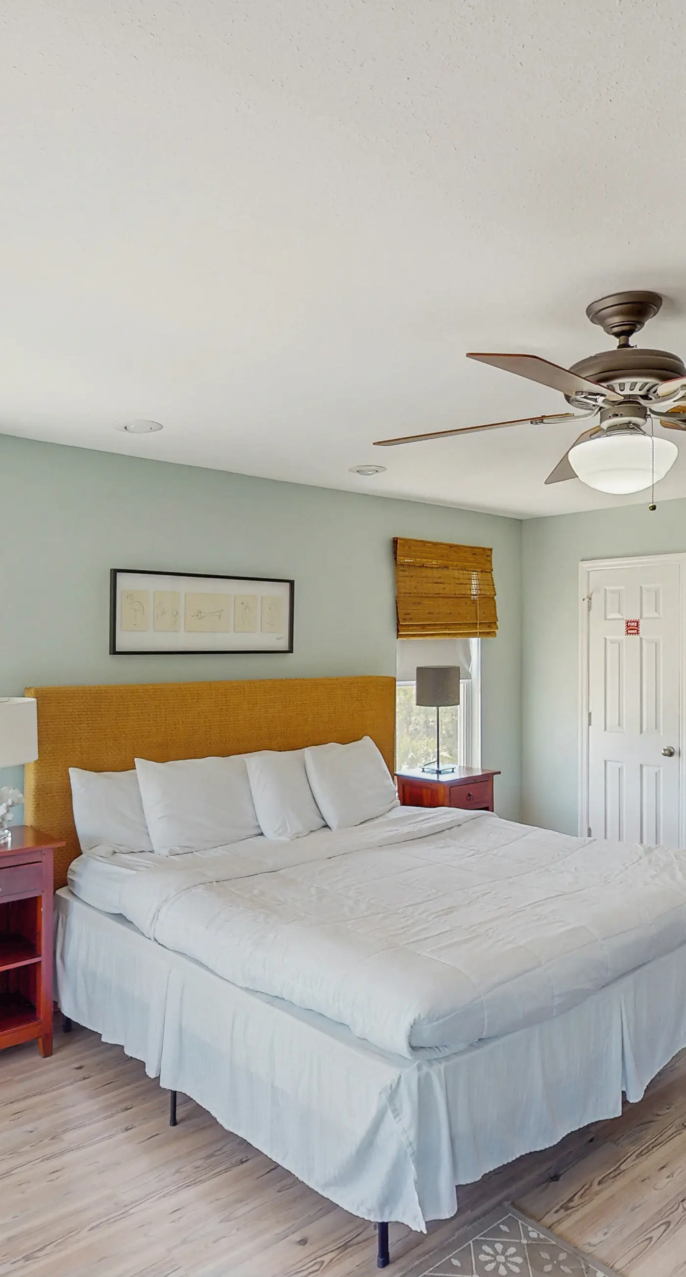 Charming dog-friendly home near the Bay with a pool, washer/dryer & central AC