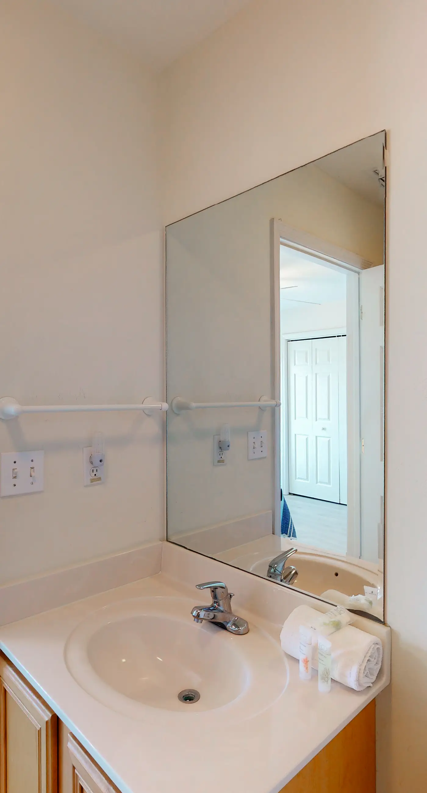 Dog-friendly townhome in private community with pool - near beach