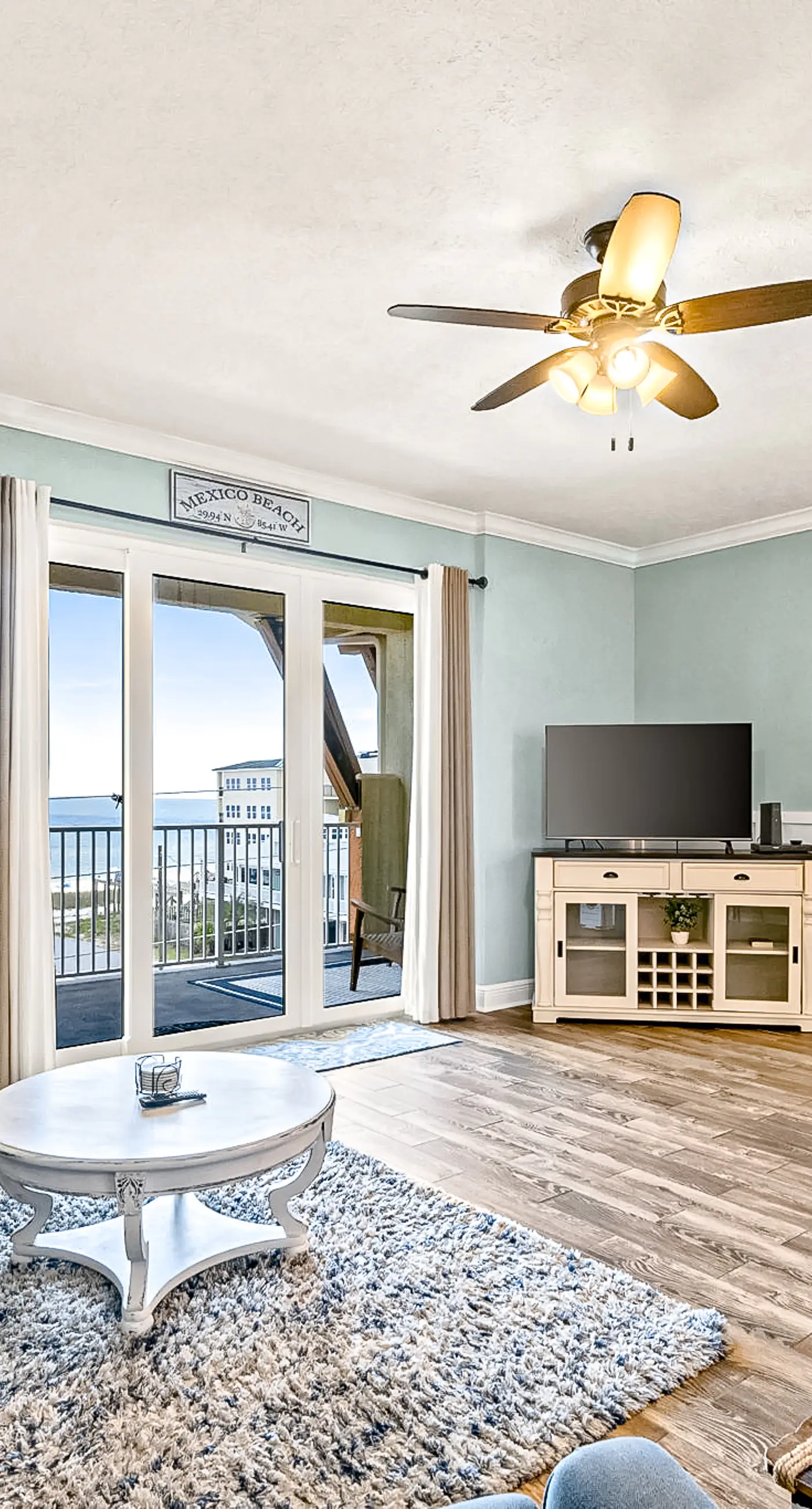 Fourth Floor Condo with Shared Pool, Ocean View, High-Speed WiFi, & Washer/Dryer