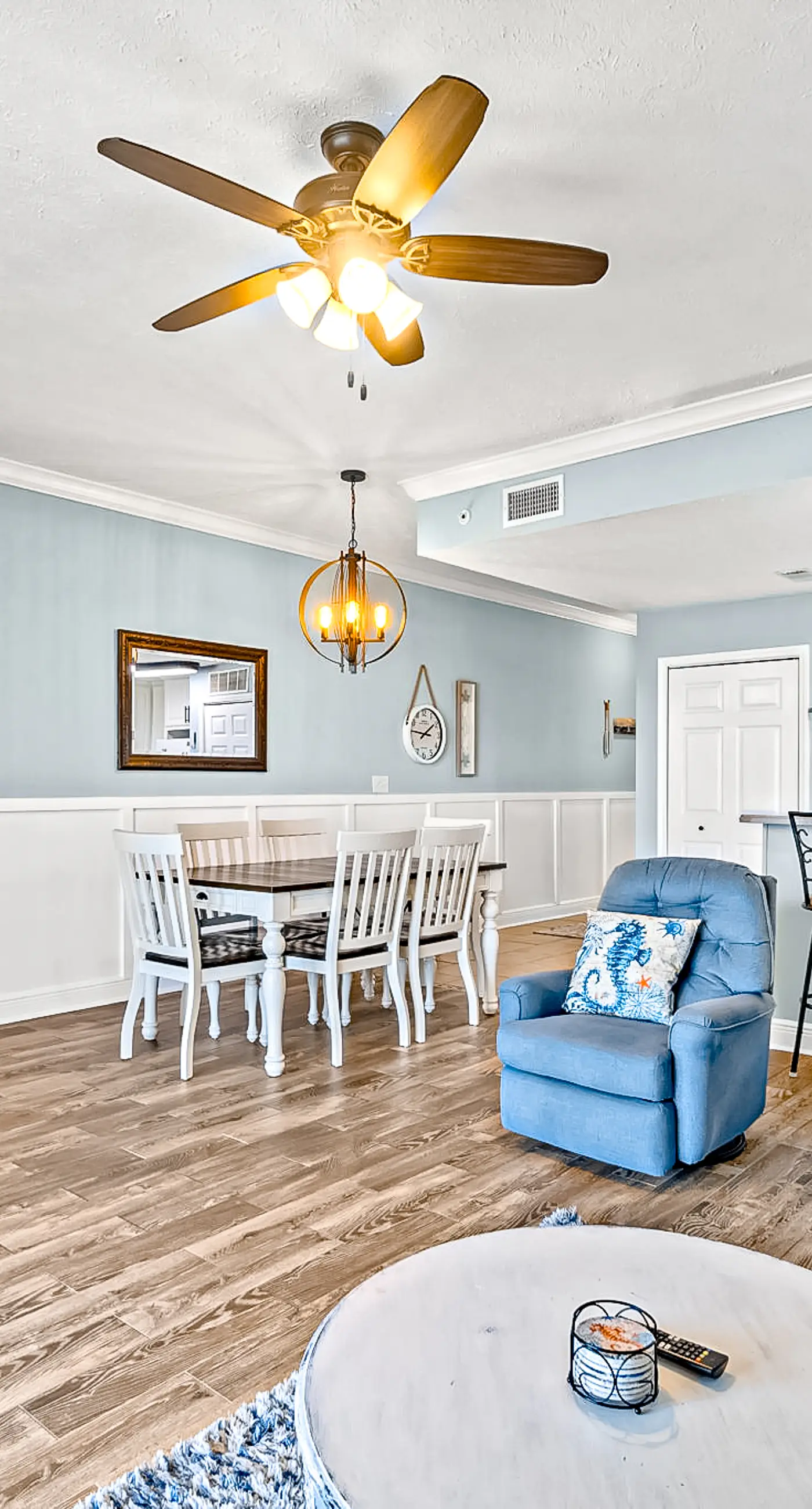 Fourth Floor Condo with Shared Pool, Ocean View, High-Speed WiFi, & Washer/Dryer
