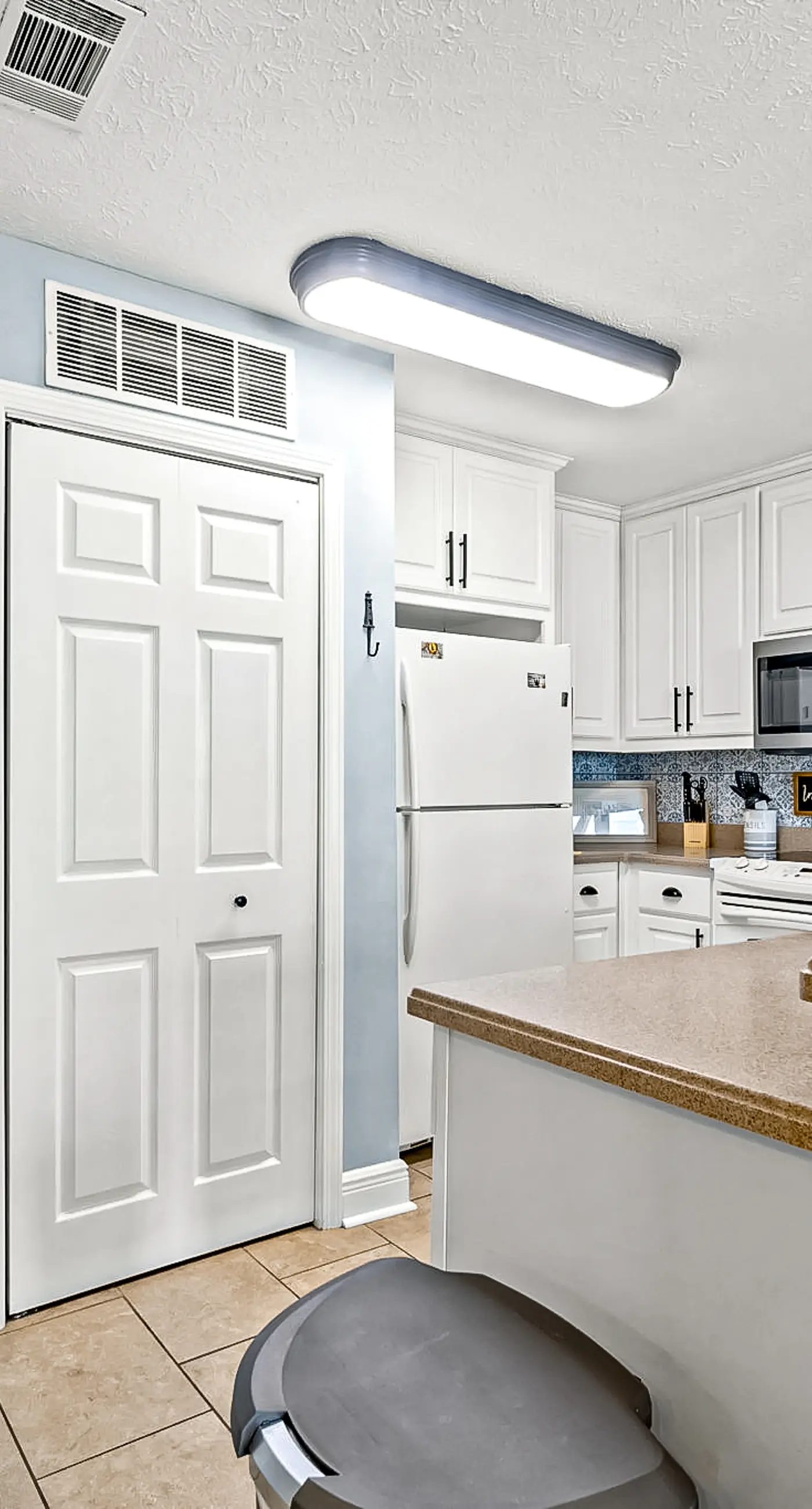 Fourth Floor Condo with Shared Pool, Ocean View, High-Speed WiFi, & Washer/Dryer