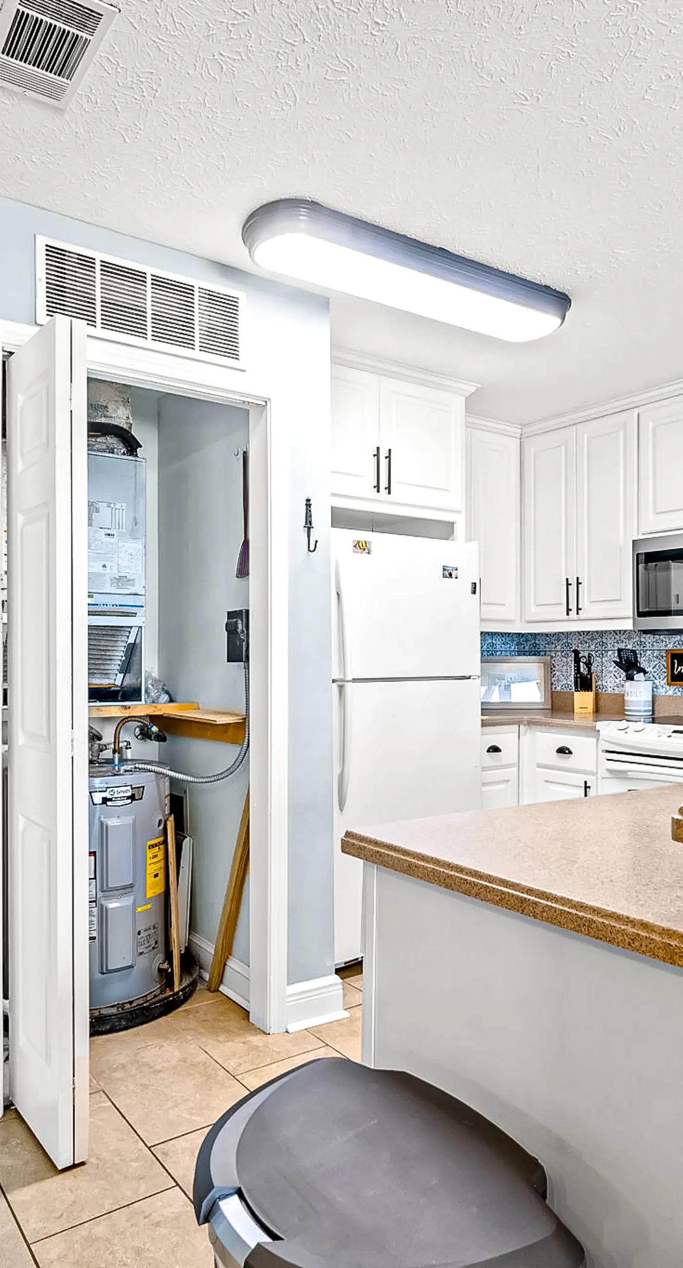 Fourth Floor Condo with Shared Pool, Ocean View, High-Speed WiFi, & Washer/Dryer