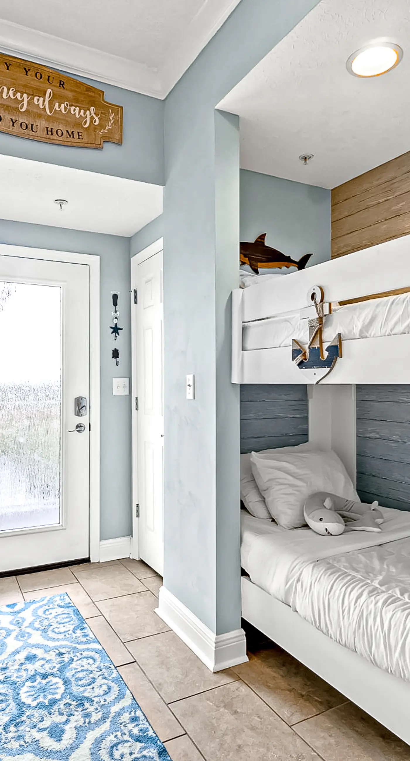 Fourth Floor Condo with Shared Pool, Ocean View, High-Speed WiFi, & Washer/Dryer