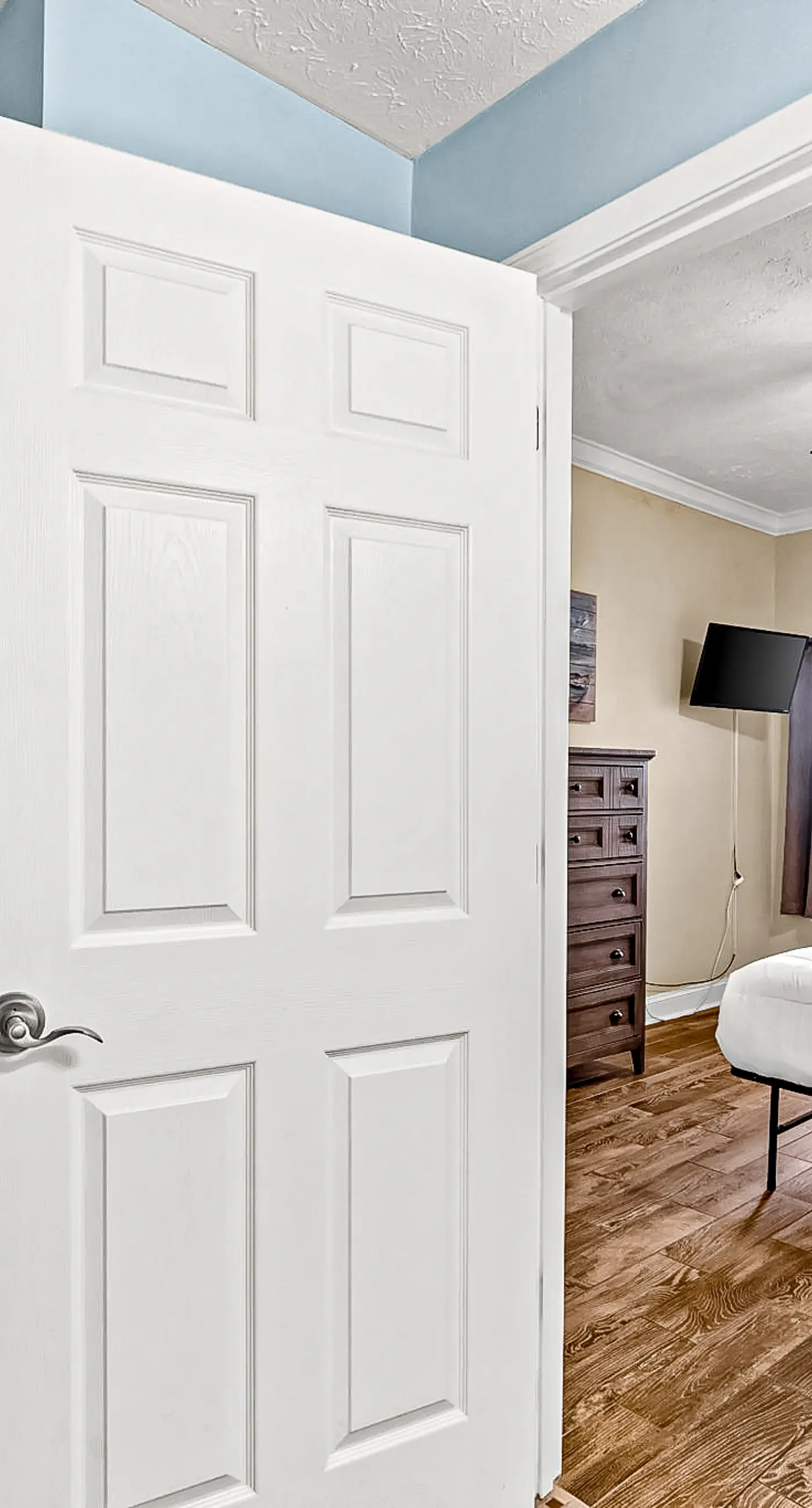 Fourth Floor Condo with Shared Pool, Ocean View, High-Speed WiFi, & Washer/Dryer