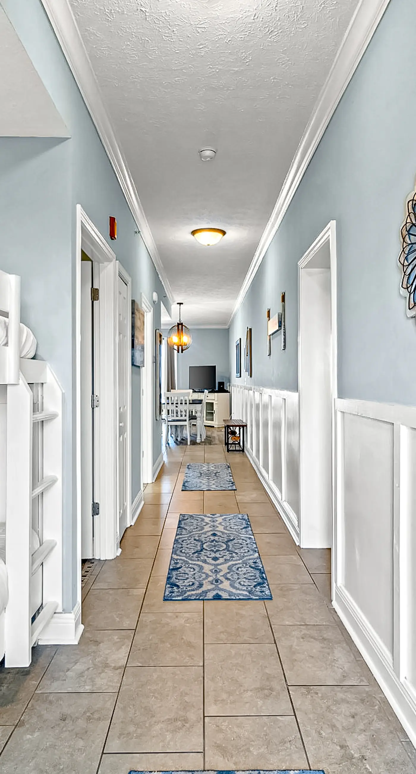 Fourth Floor Condo with Shared Pool, Ocean View, High-Speed WiFi, & Washer/Dryer