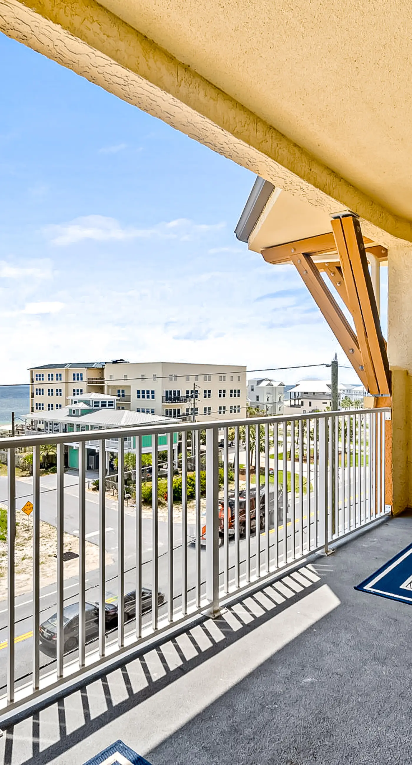 Fourth Floor Condo with Shared Pool, Ocean View, High-Speed WiFi, & Washer/Dryer