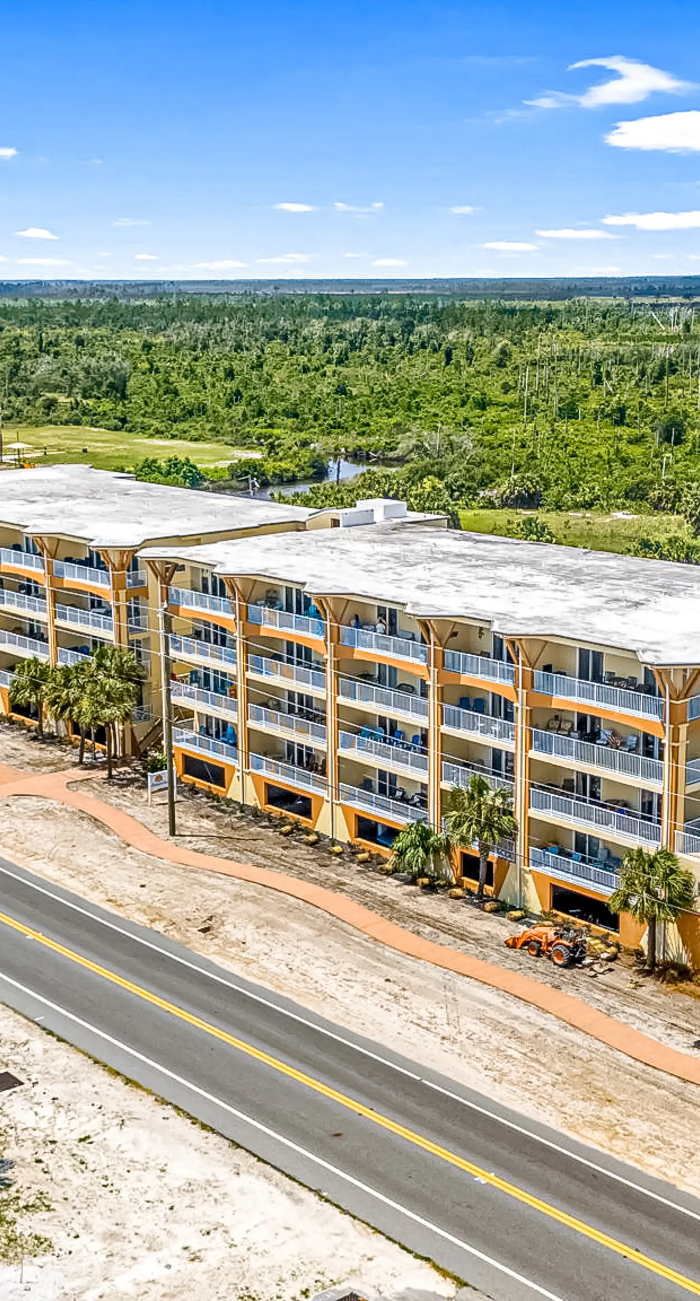 Fourth Floor Condo with Shared Pool, Ocean View, High-Speed WiFi, & Washer/Dryer
