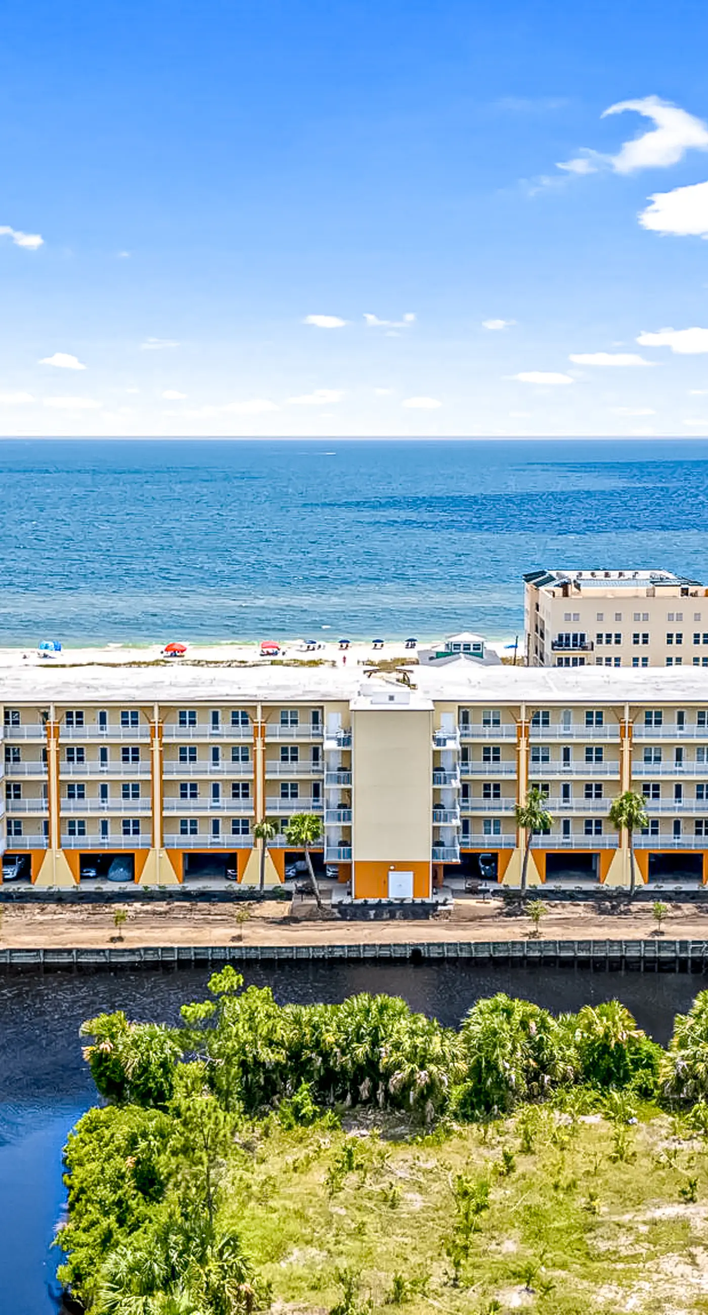 Fourth Floor Condo with Shared Pool, Ocean View, High-Speed WiFi, & Washer/Dryer