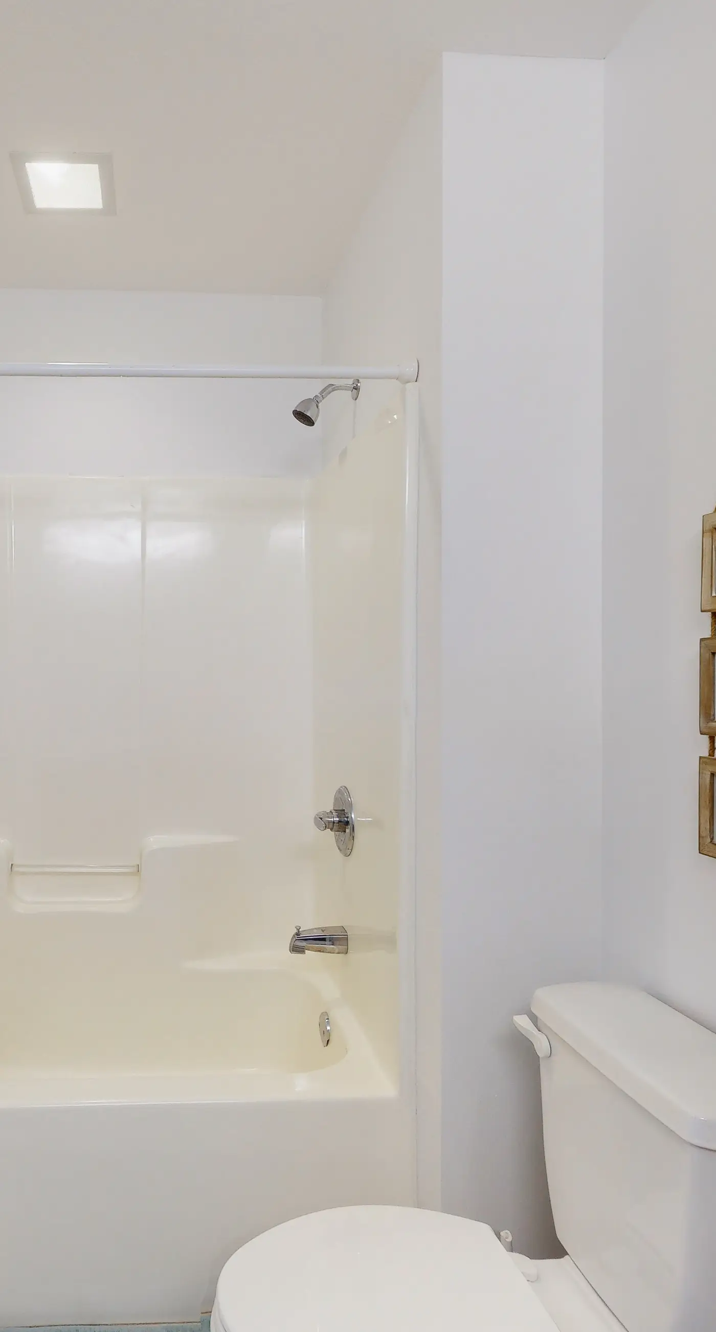 Charming Condo at Waterside with Shared Pool, Hot Tub, Free WiFi, and AC