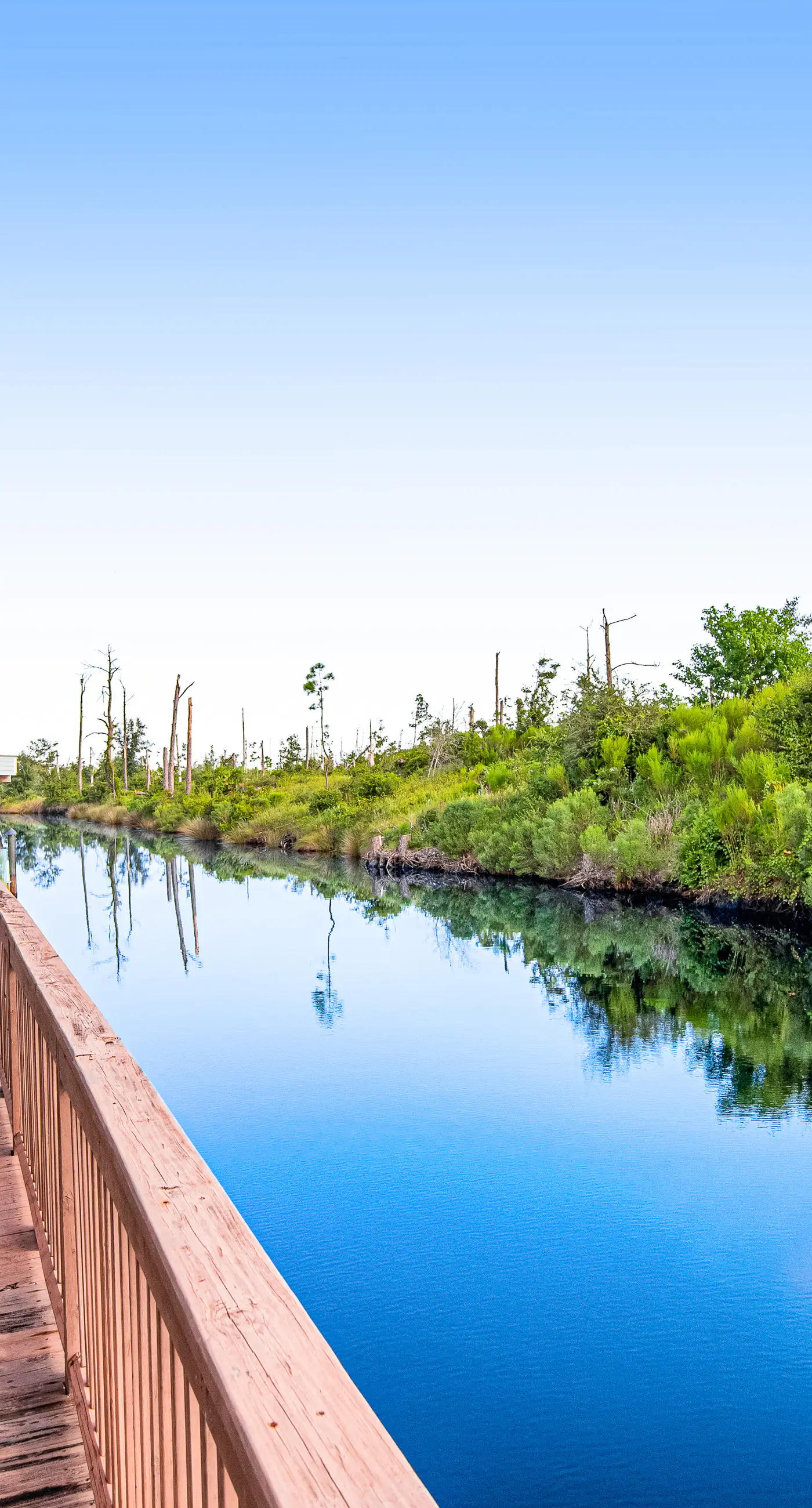 Charming Condo at Waterside with Shared Pool, Hot Tub, Free WiFi, and AC