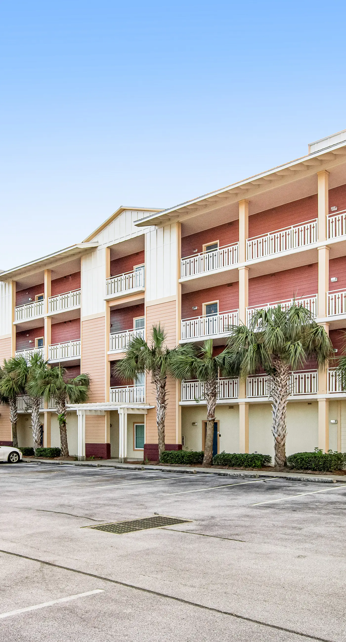 Charming Condo at Waterside with Shared Pool, Hot Tub, Free WiFi, and AC