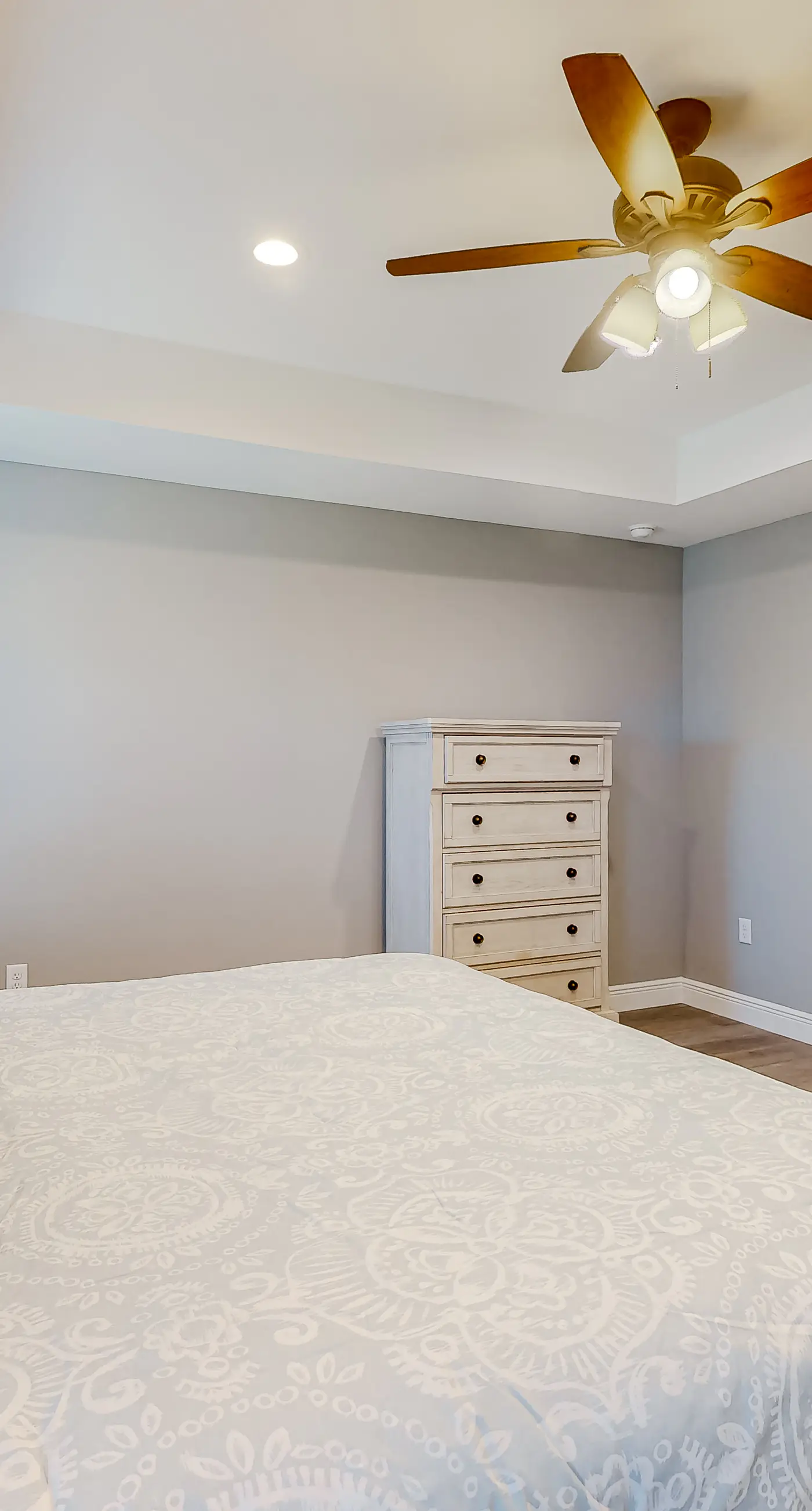 Serene home with grill, patio, deck, & kitchen - snowbird friendly