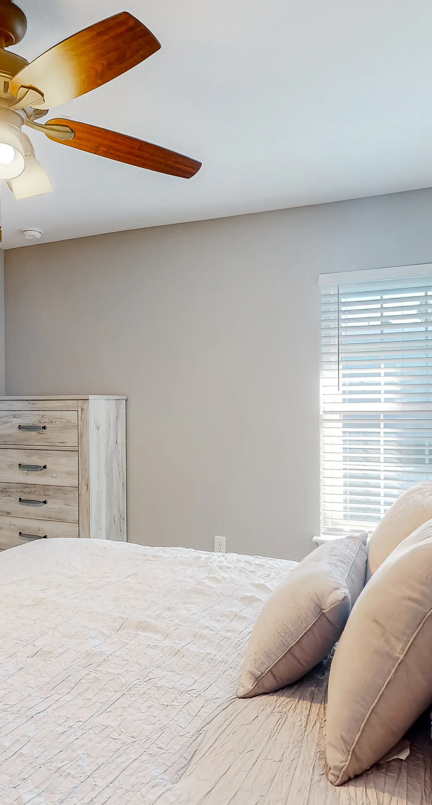 Serene home with grill, patio, deck, & kitchen - snowbird friendly