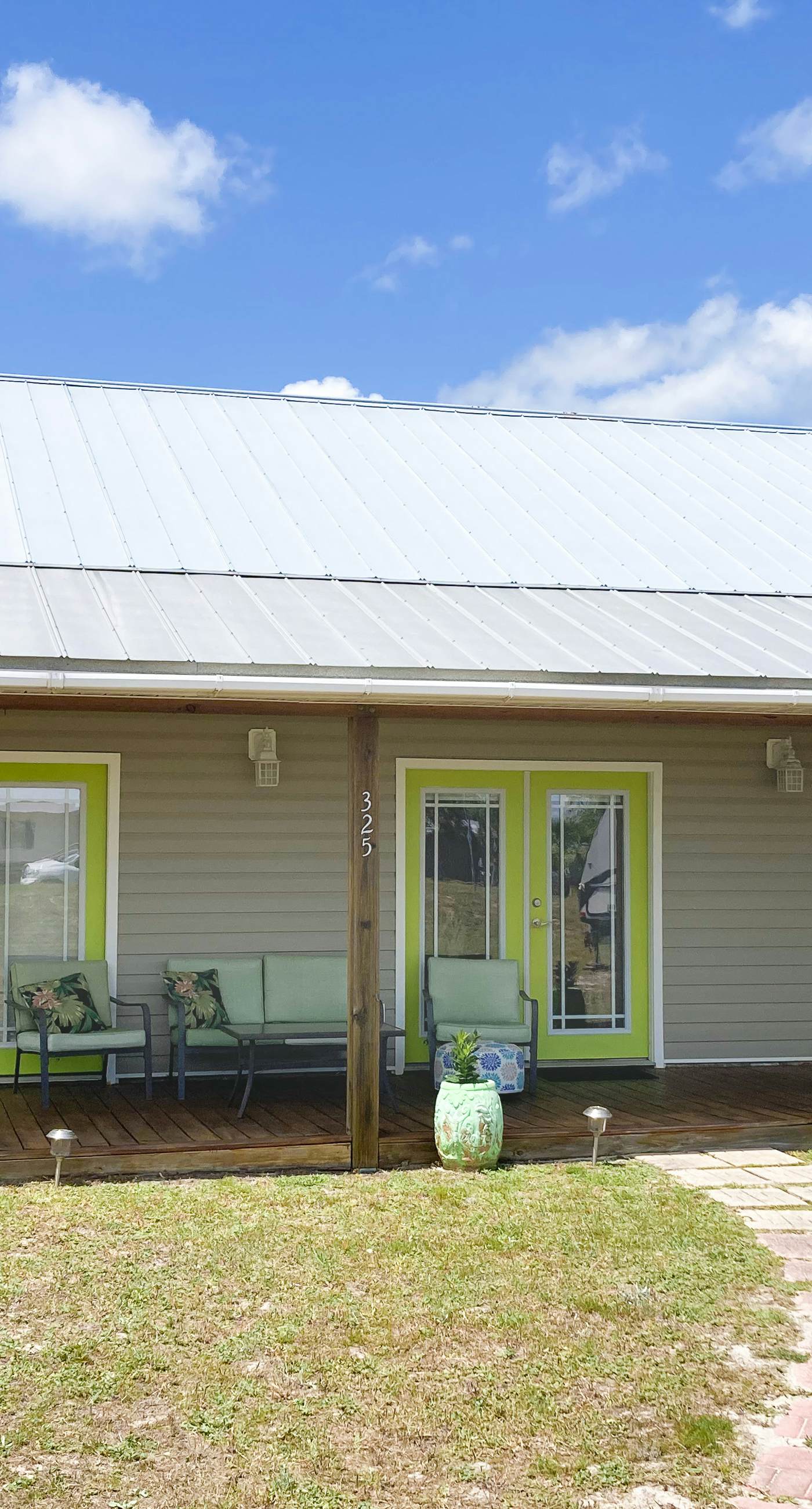 Dog-friendly cottage near the beach with patio, grill, washer/dryer, partial AC