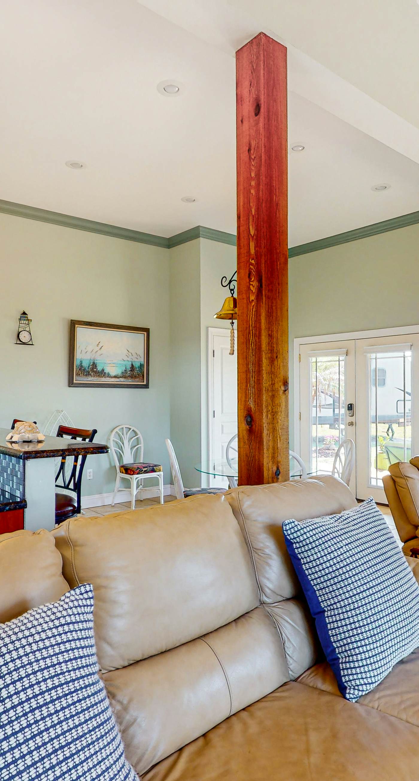 Dog-friendly cottage near the beach with patio, grill, washer/dryer, partial AC