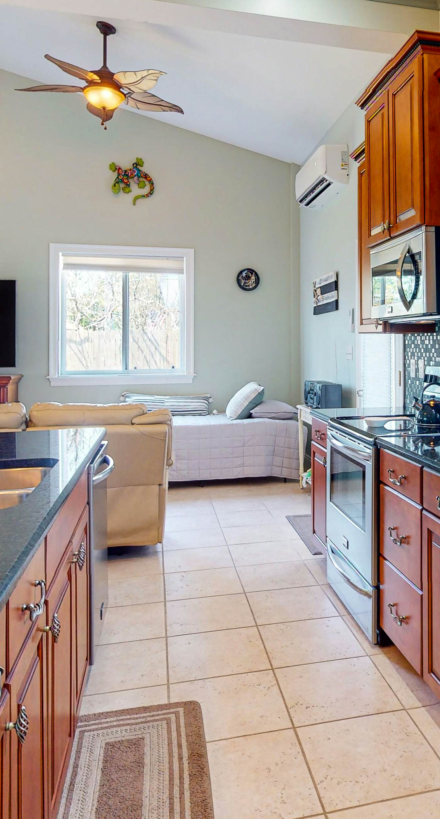 Dog-friendly cottage near the beach with patio, grill, washer/dryer, partial AC