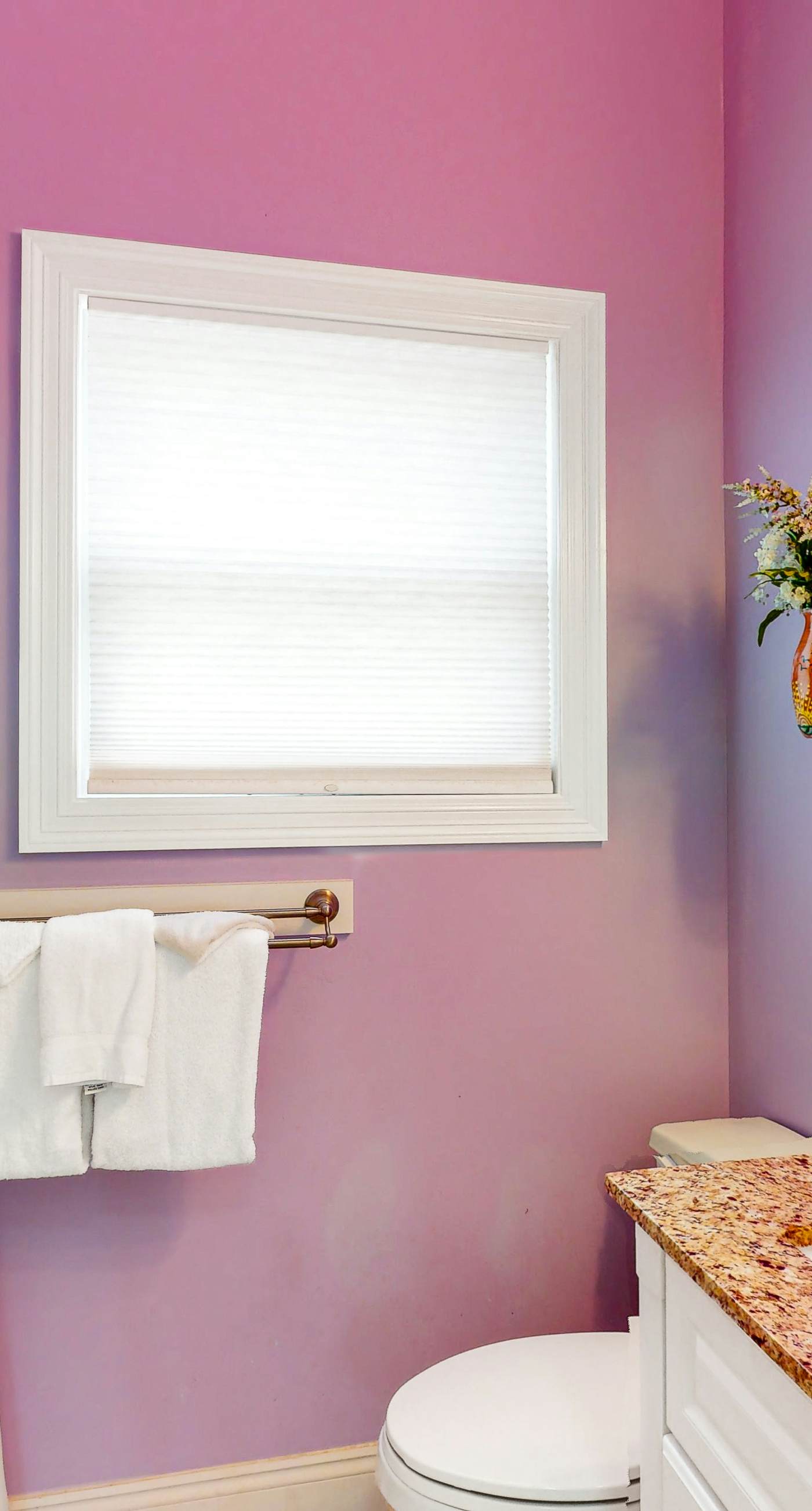 Dog-friendly cottage near the beach with patio, grill, washer/dryer, partial AC