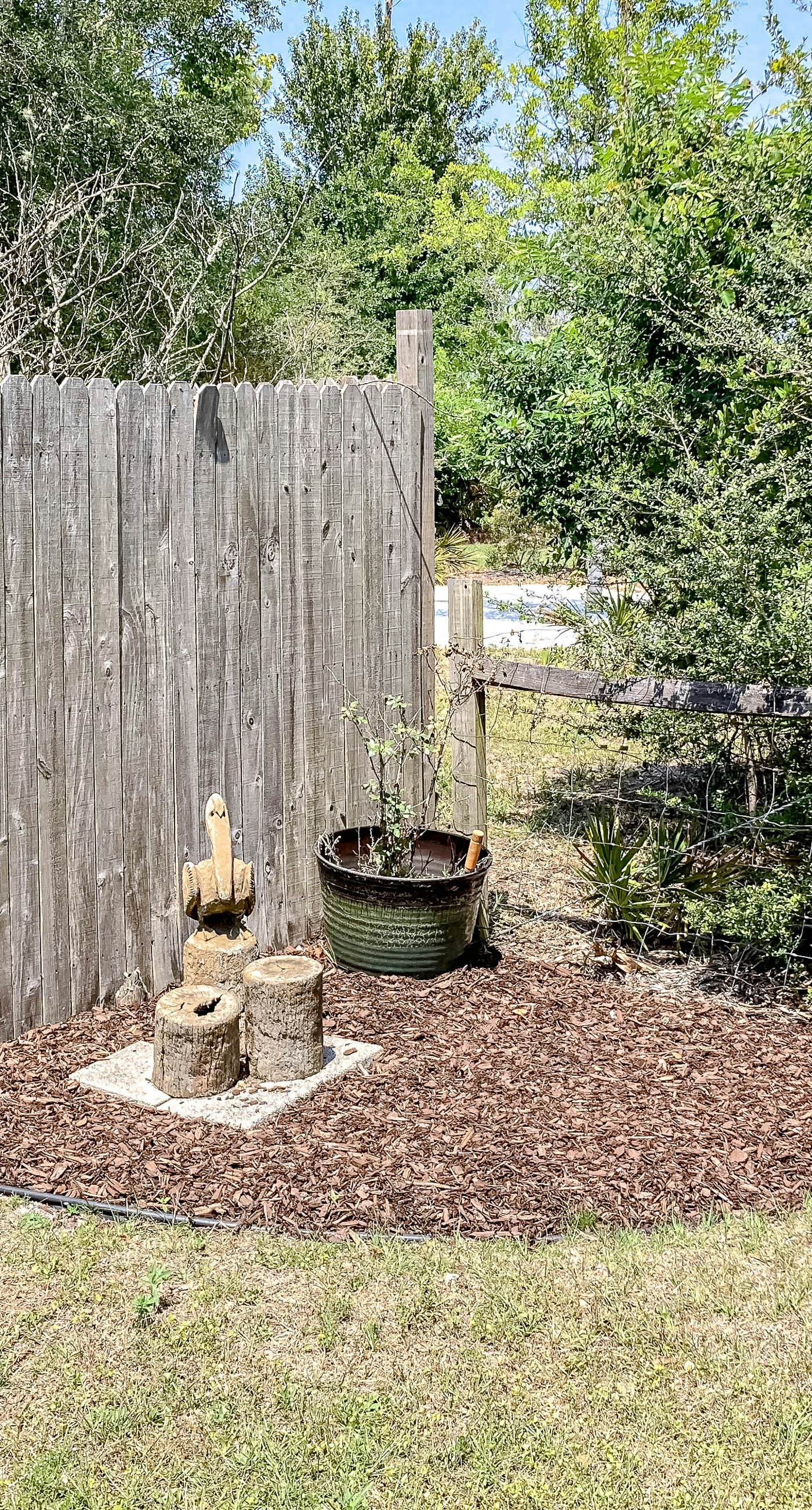 Dog-friendly cottage near the beach with patio, grill, washer/dryer, partial AC