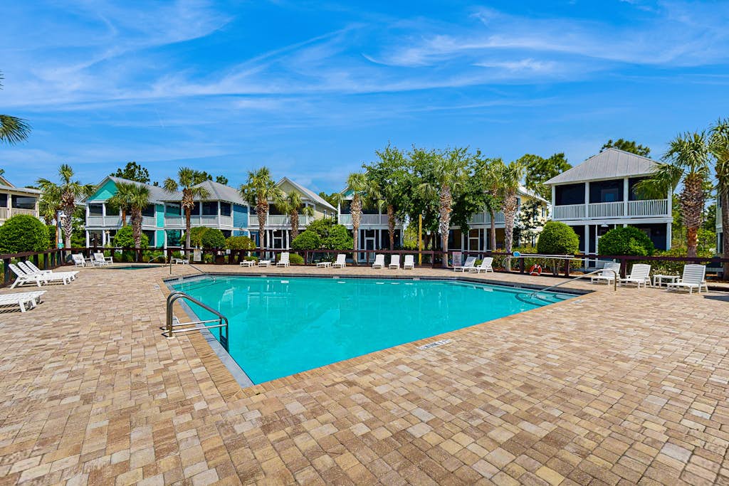 Welcoming Cottage with Hot Tub - 1 Mile to Windmark Beach