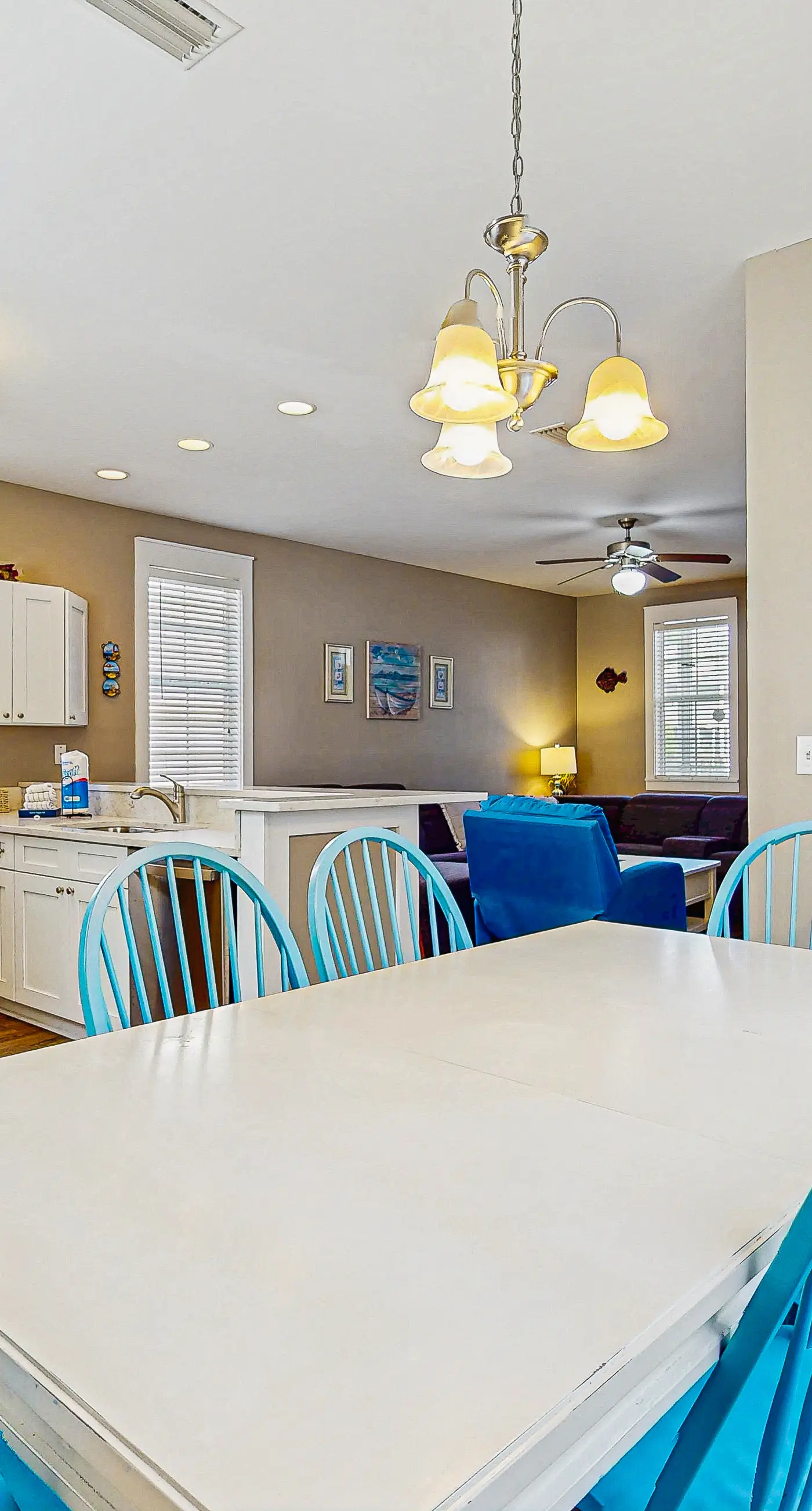 Welcoming Cottage with Hot Tub - 1 Mile to Windmark Beach