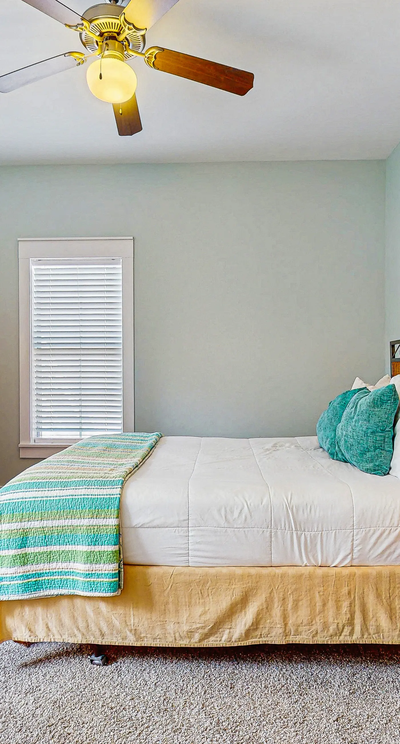 Welcoming Cottage with Hot Tub - 1 Mile to Windmark Beach