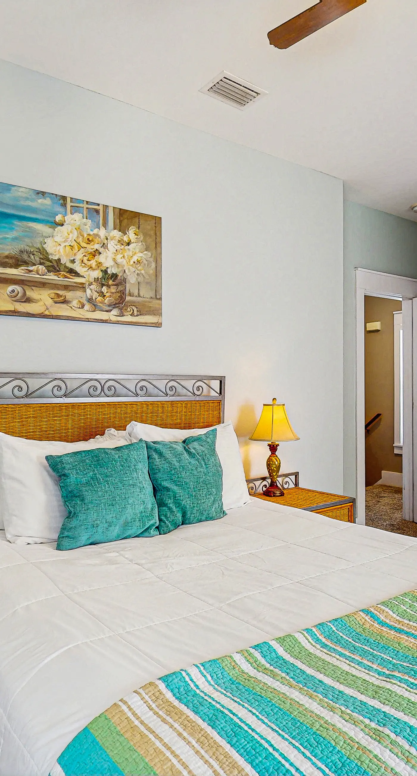 Welcoming Cottage with Hot Tub - 1 Mile to Windmark Beach