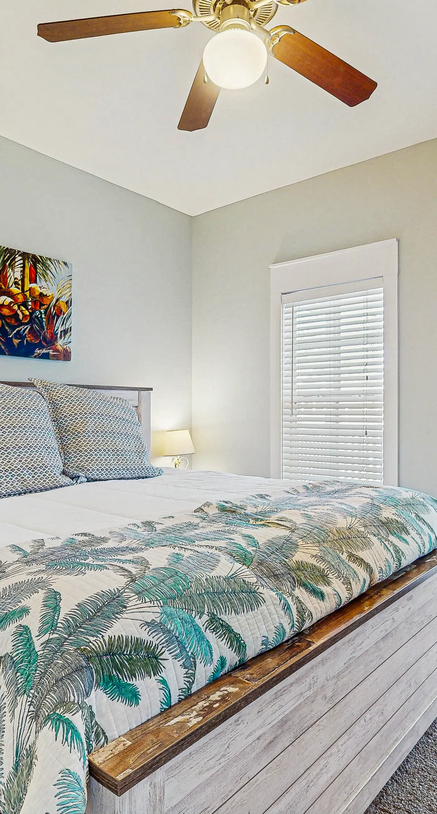 Welcoming Cottage with Hot Tub - 1 Mile to Windmark Beach