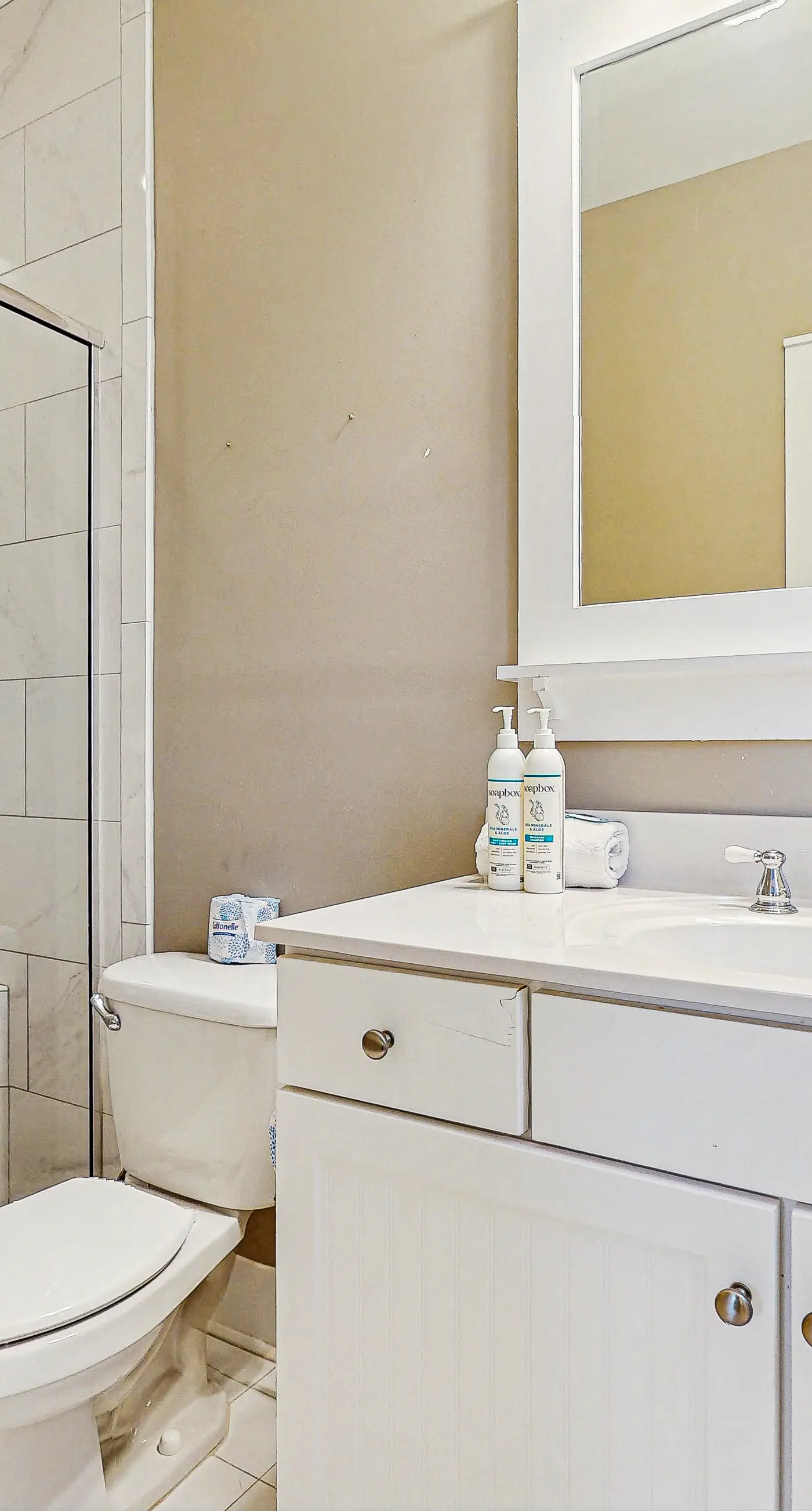 Welcoming Cottage with Hot Tub - 1 Mile to Windmark Beach