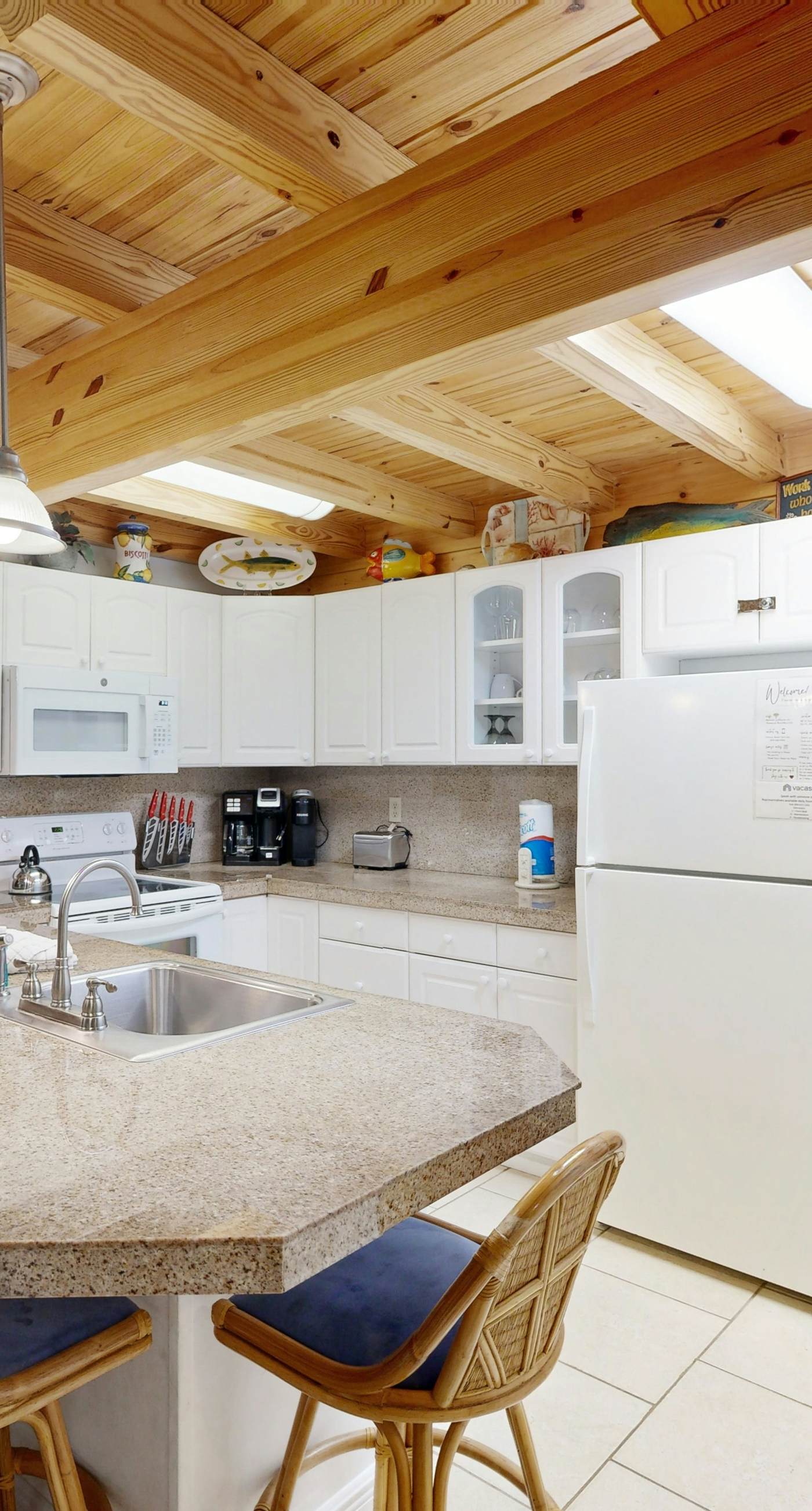 Classic Beach Condo with a Shared Pool, Loft, & Grill - Walk to the Beach