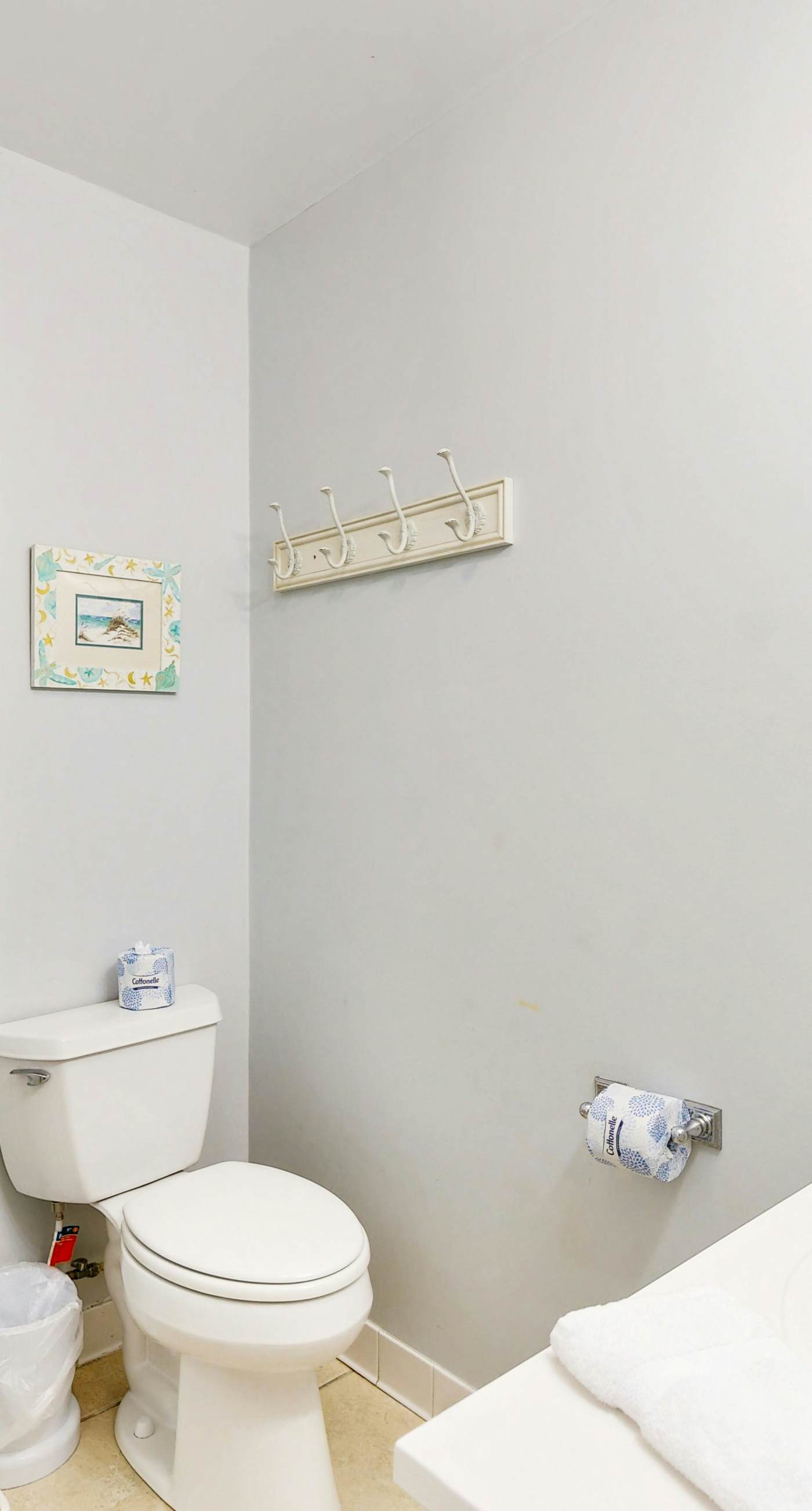 Classic Beach Condo with a Shared Pool, Loft, & Grill - Walk to the Beach