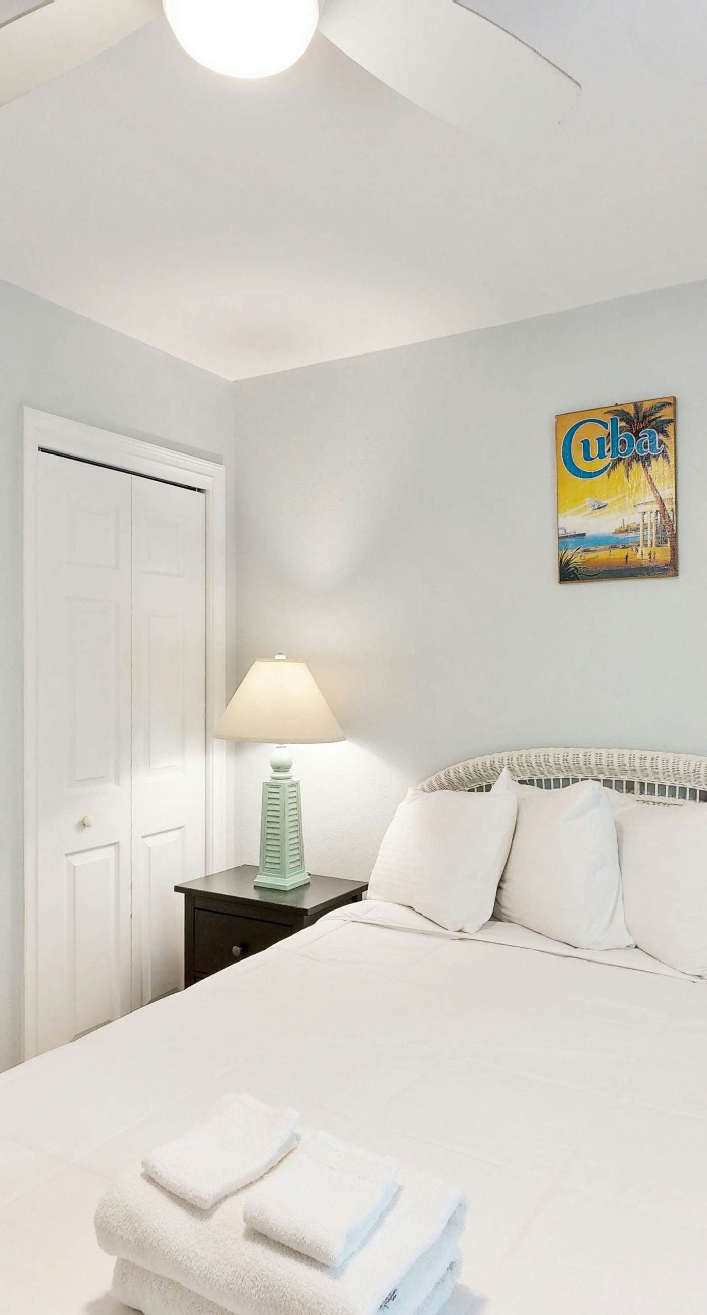 Classic Beach Condo with a Shared Pool, Loft, & Grill - Walk to the Beach