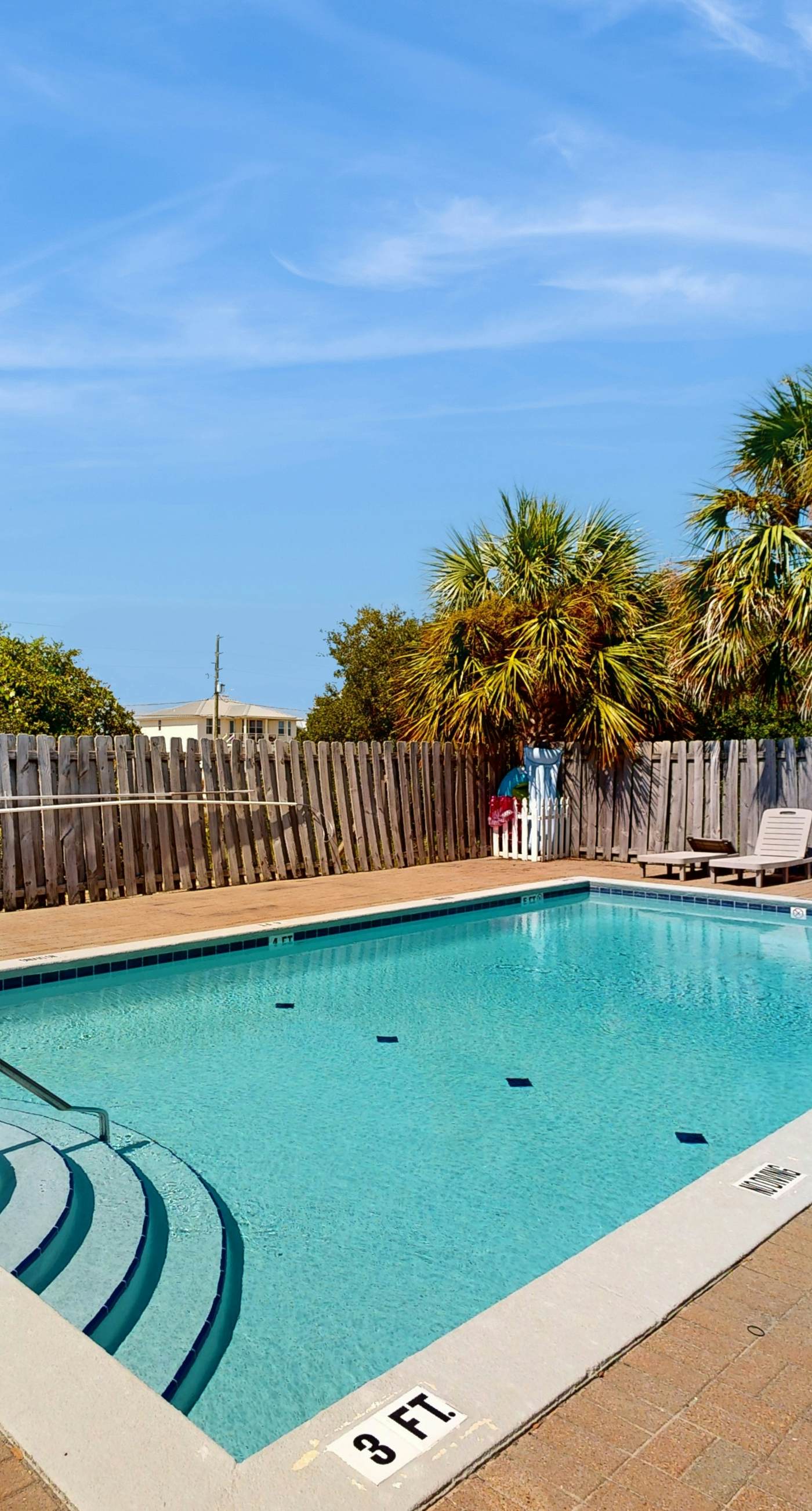 Classic Beach Condo with a Shared Pool, Loft, & Grill - Walk to the Beach