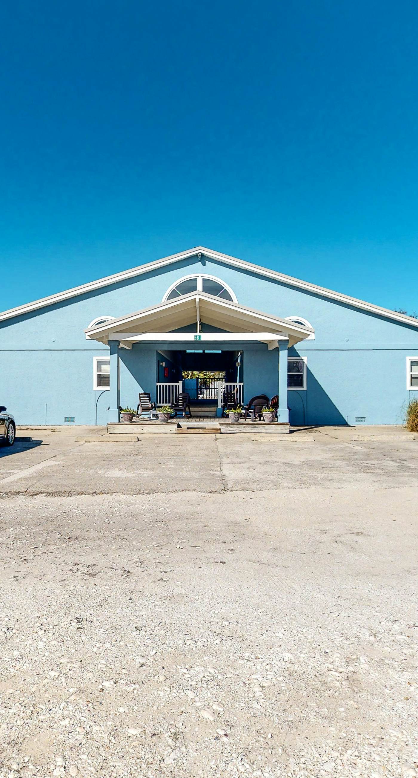 Classic Beach Condo with a Shared Pool, Loft, & Grill - Walk to the Beach