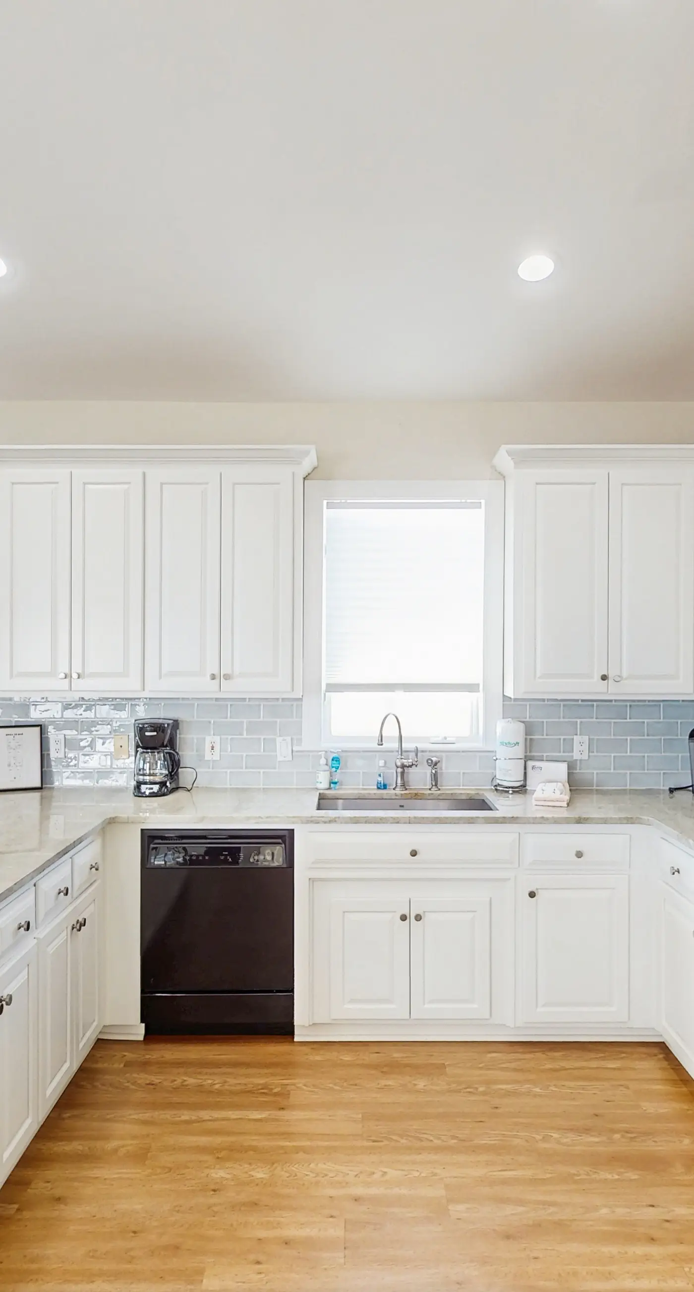 Beachfront home with a pool, game room, deck, grill, washer&dryer & central AC