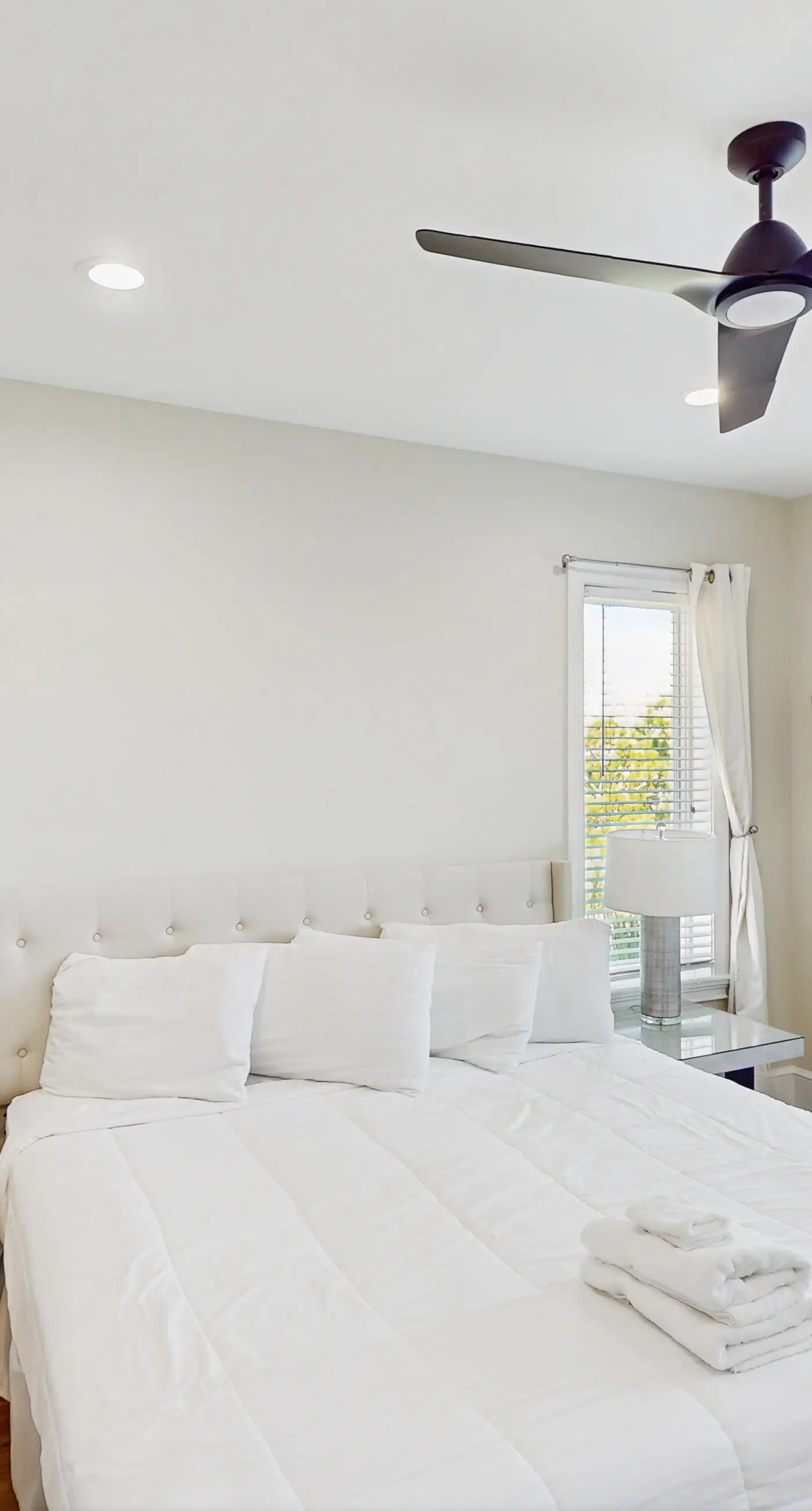 Beachfront home with a pool, game room, deck, grill, washer&dryer & central AC