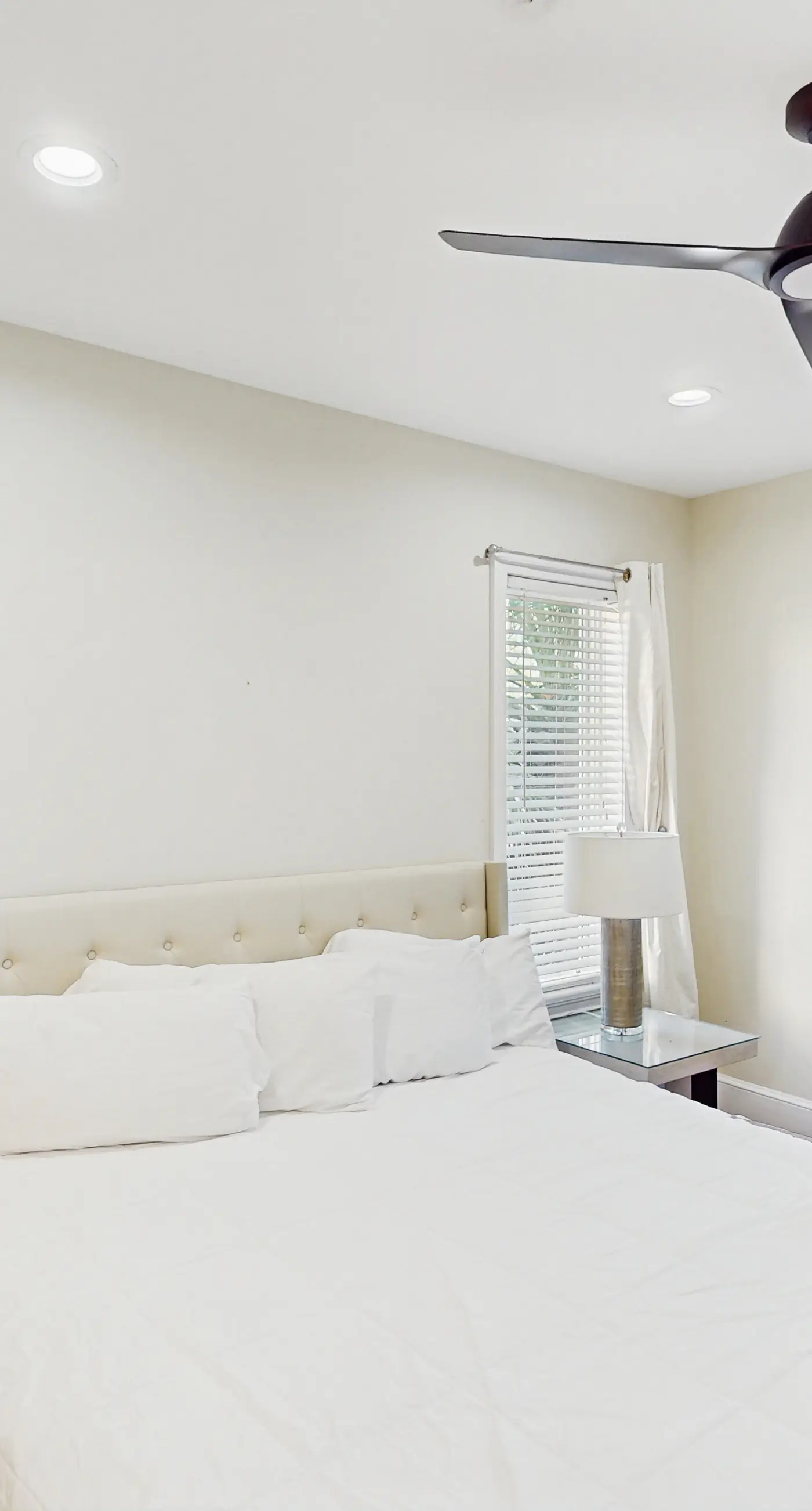 Beachfront home with a pool, game room, deck, grill, washer&dryer & central AC