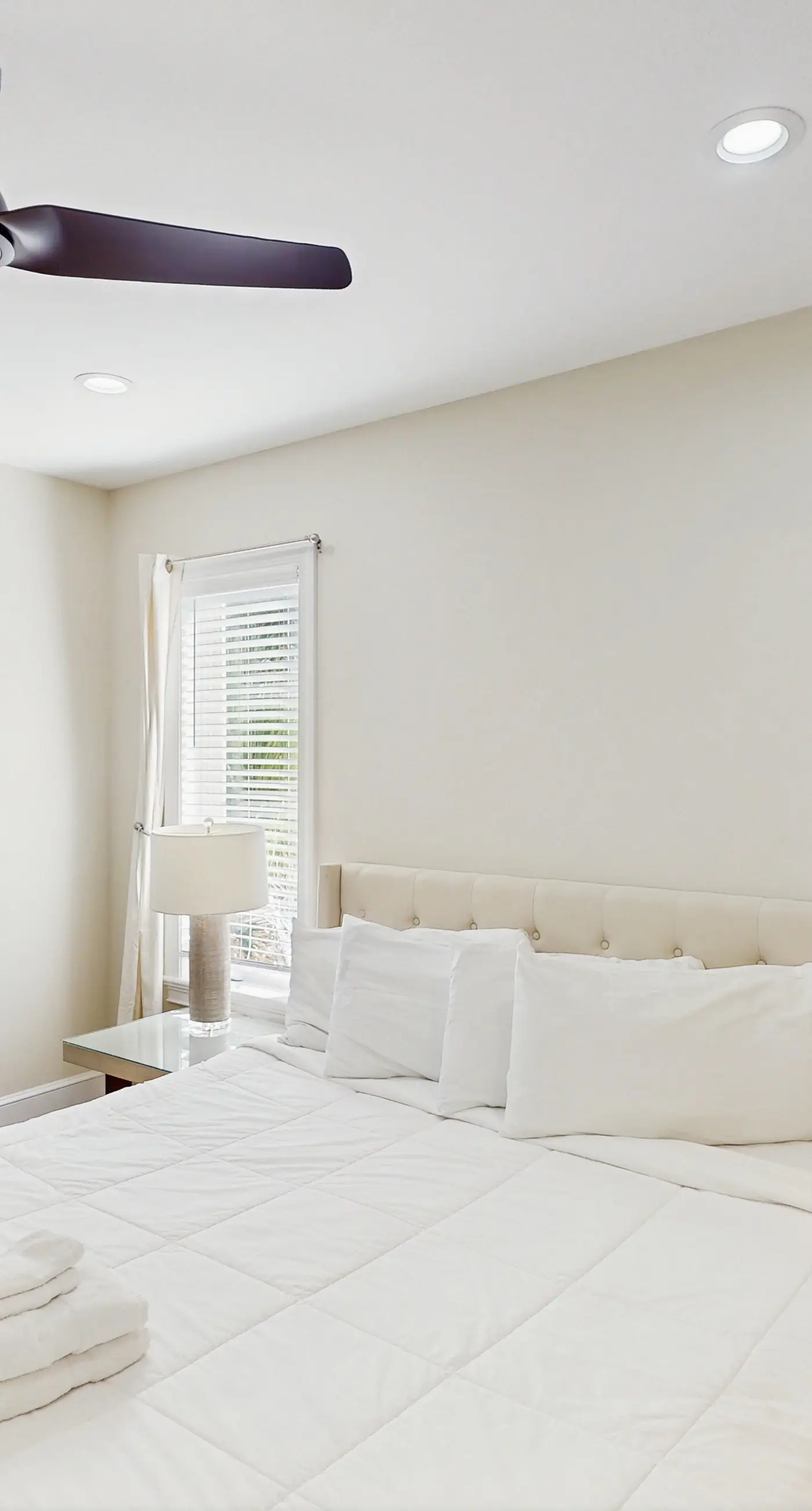 Beachfront home with a pool, game room, deck, grill, washer&dryer & central AC