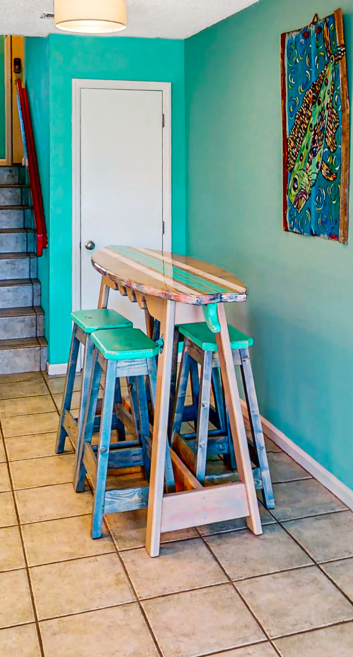 Dog-friendly, poolside townhouse w/community pool, grills, deck, beach gear, AC