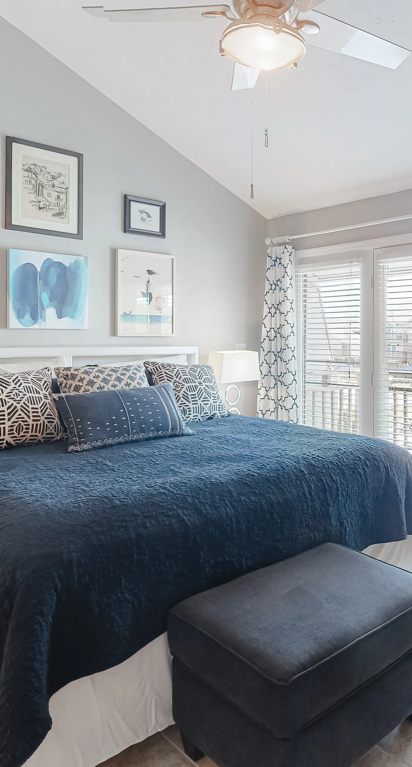 Luxury poolside townhouse with deck, balcony, washer/dryer, on-site pool, grill