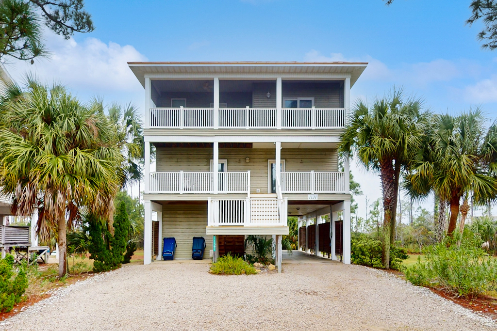 Discount Summer, Bay-view, dog-friendly, outdoor pool, elevator, decks, dock access & W/D