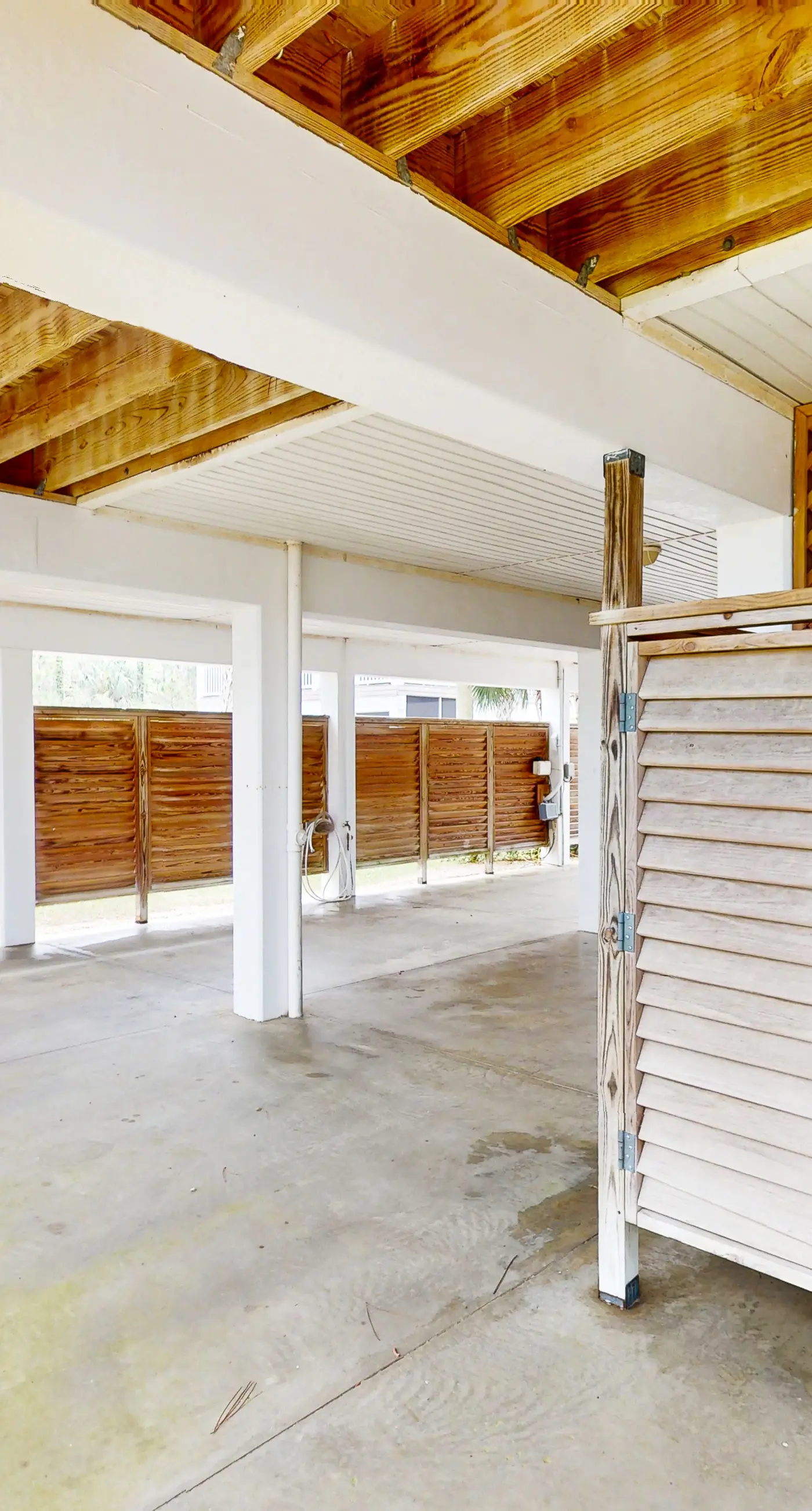 Discount Summer, Bay-view, dog-friendly, outdoor pool, elevator, decks, dock access & W/D