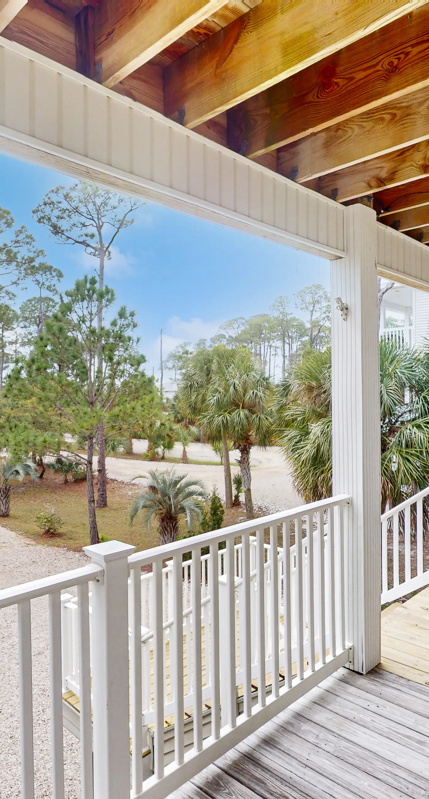 Discount Summer, Bay-view, dog-friendly, outdoor pool, elevator, decks, dock access & W/D