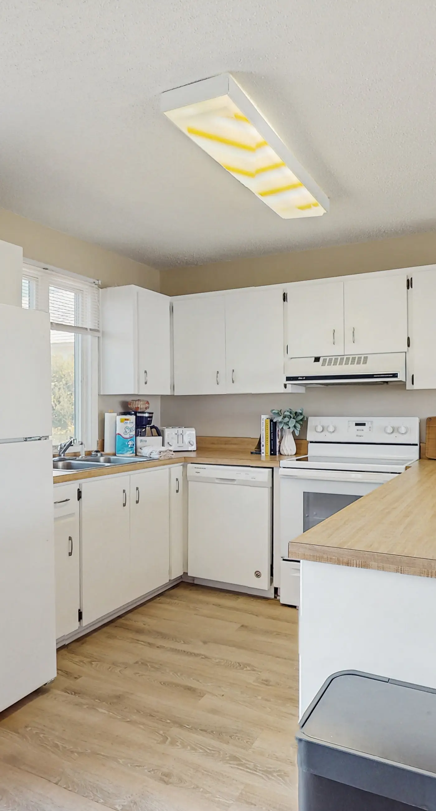 Gorgeous private home with gulf views, dog-friendly & community pool
