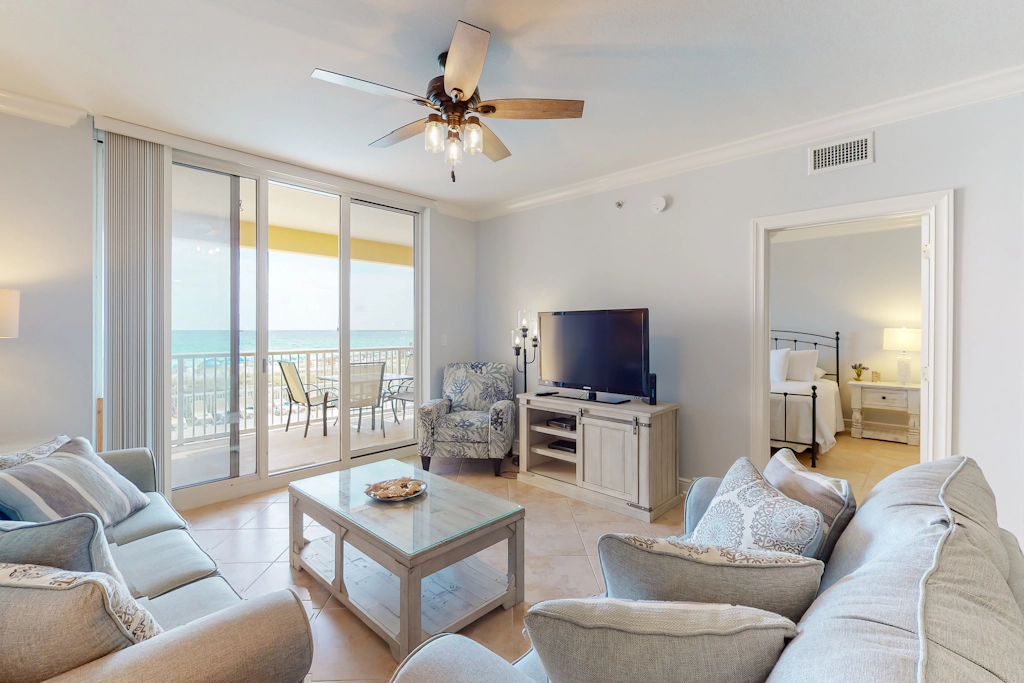 Gulf Front 3BR | 2nd Floor | Pool | Hot Tub | W/D