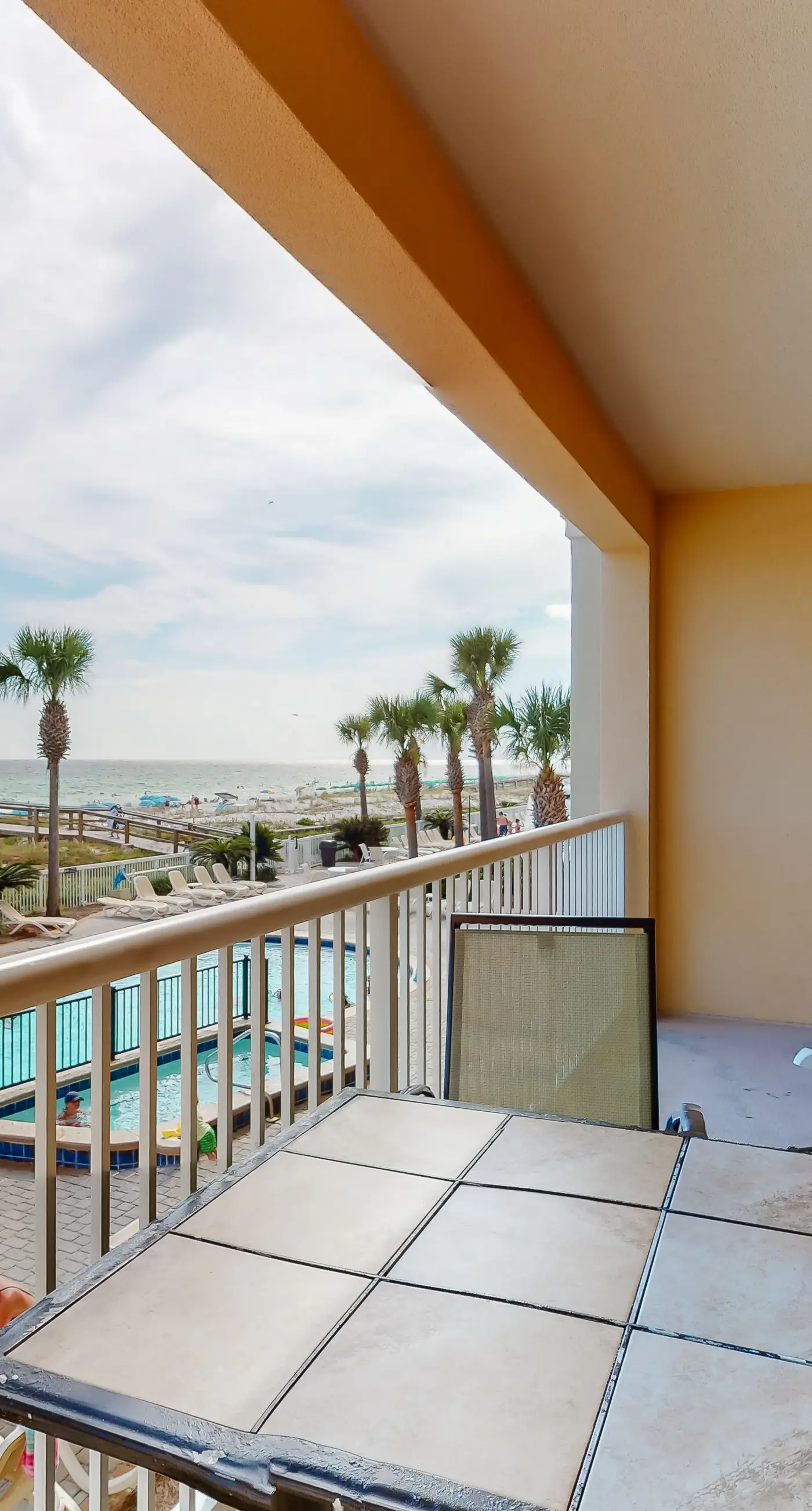Gulf Front 3BR | 2nd Floor | Pool | Hot Tub | W/D