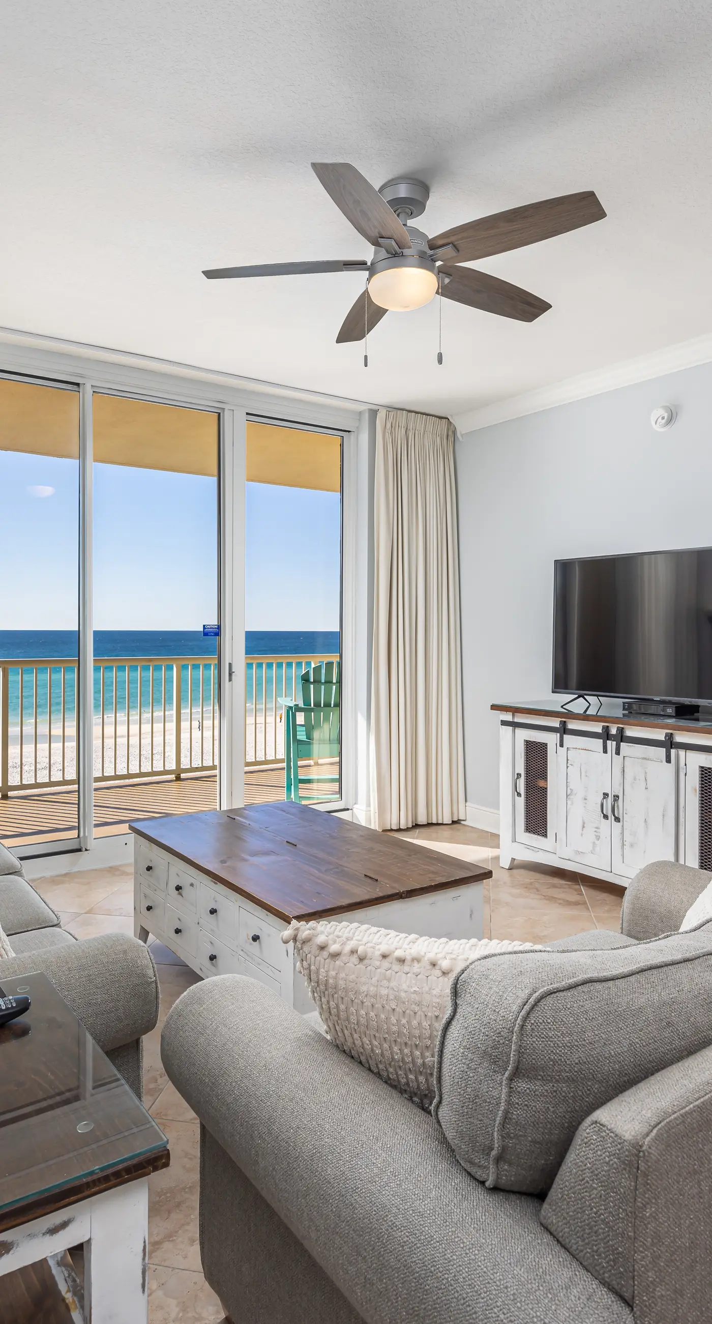 5th Floor Condo with Pools Onsite, Nearby Activities, Shops, Restaurants