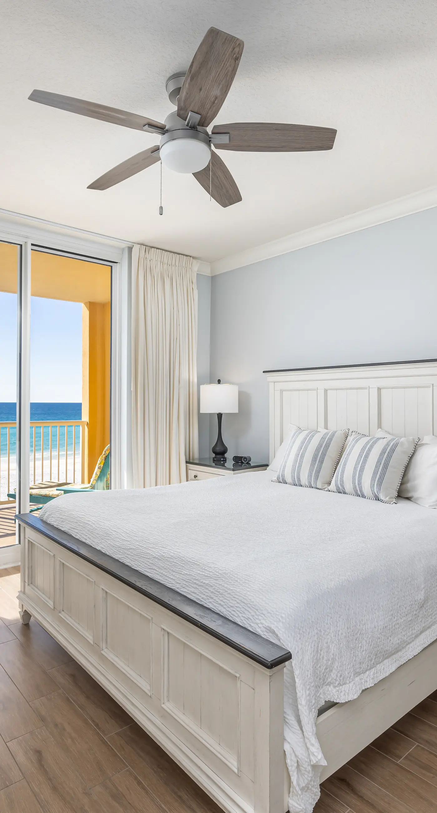 5th Floor Condo with Pools Onsite, Nearby Activities, Shops, Restaurants
