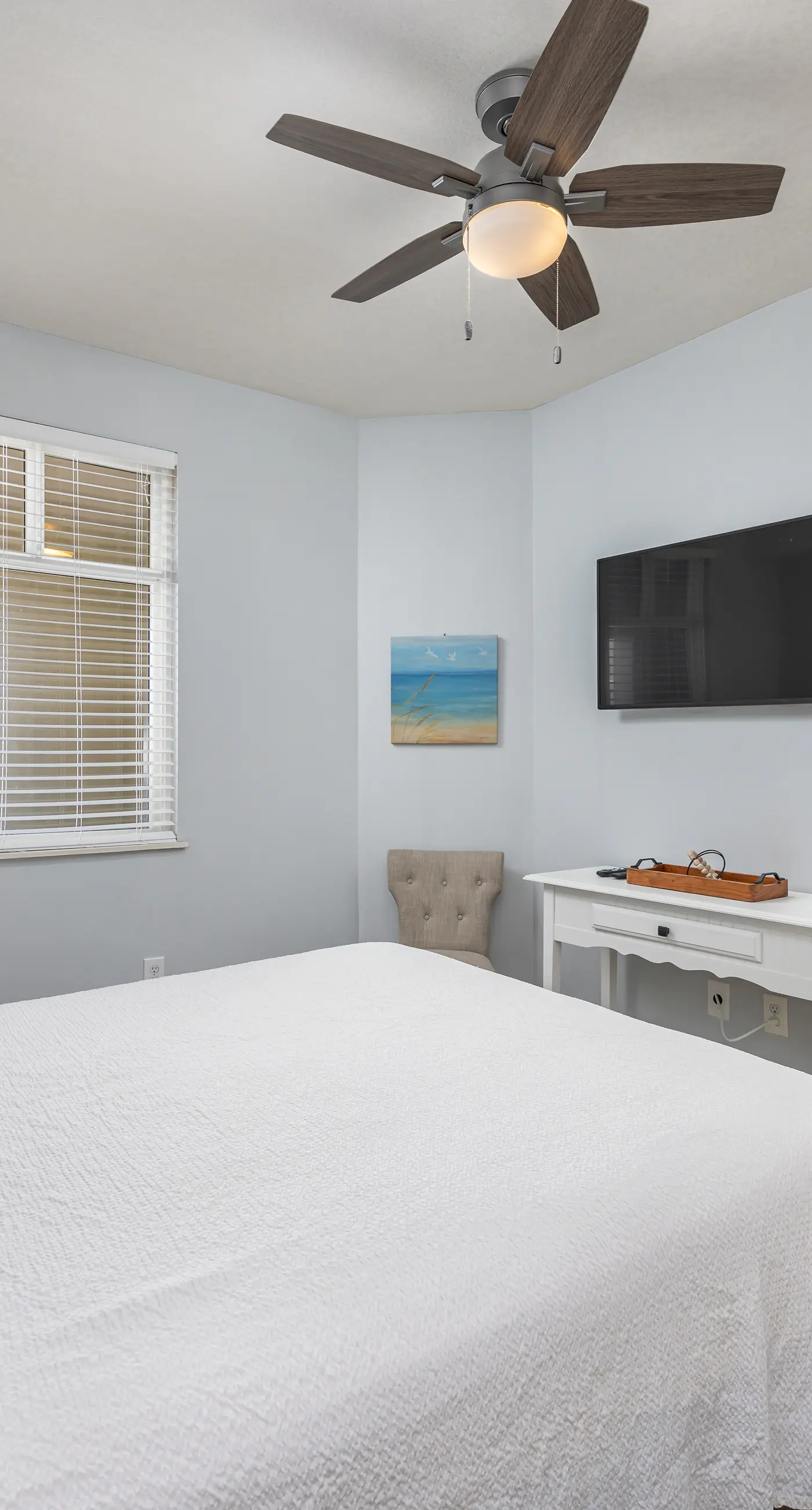5th Floor Condo with Pools Onsite, Nearby Activities, Shops, Restaurants