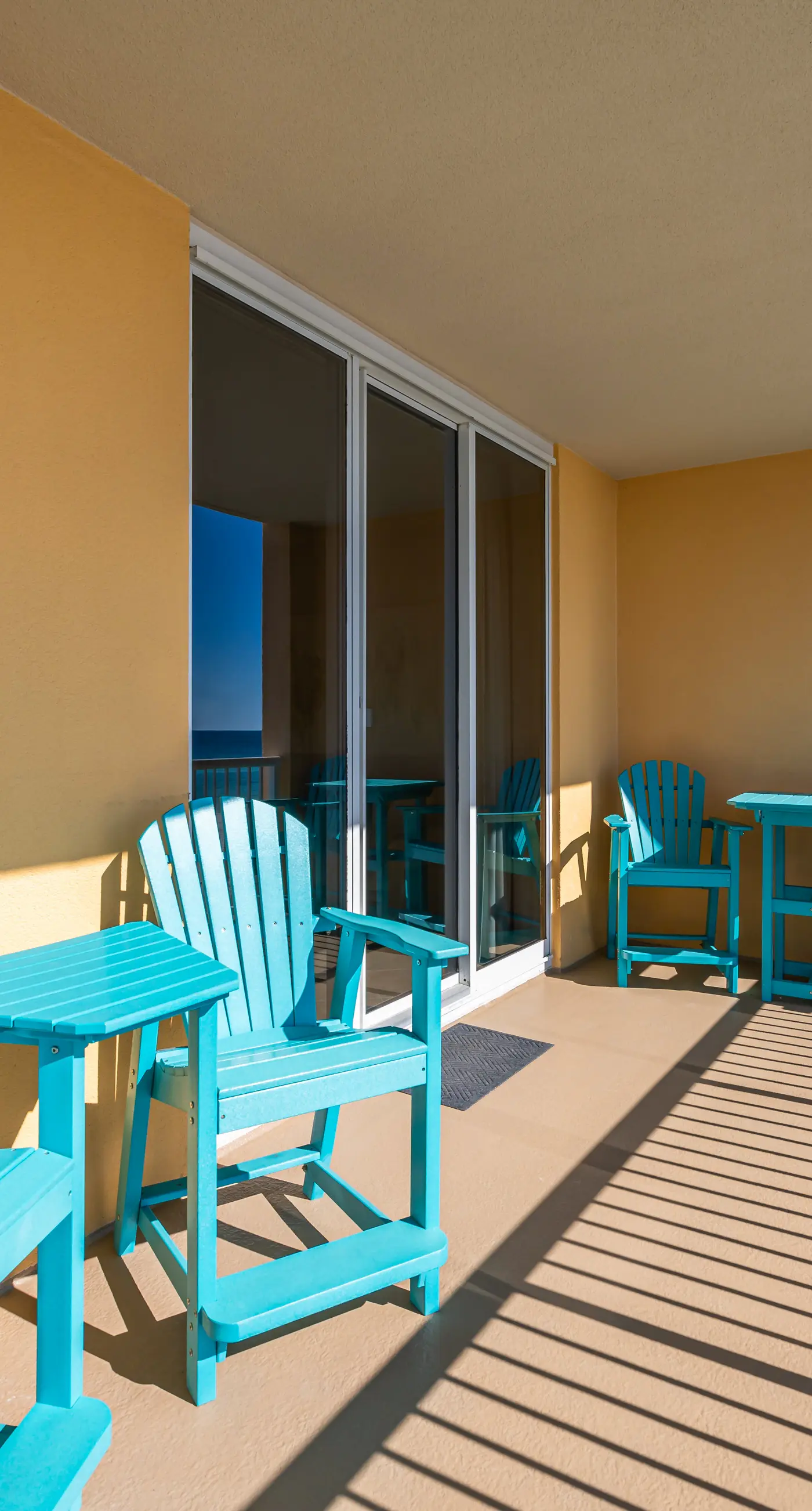 5th Floor Condo with Pools Onsite, Nearby Activities, Shops, Restaurants